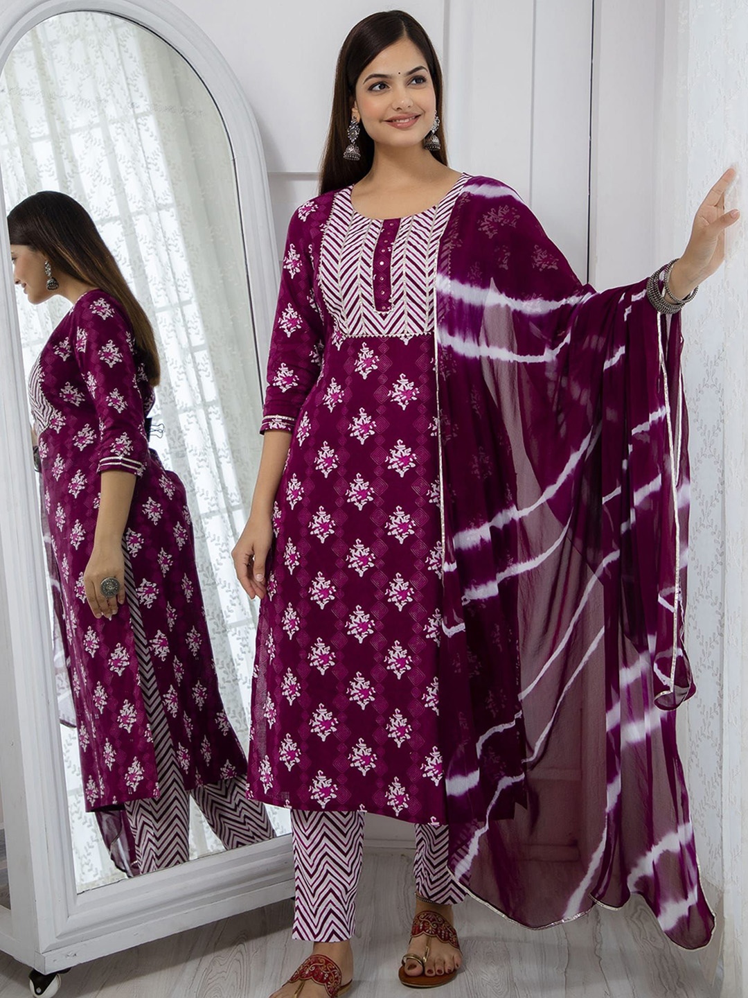 

RANGREAL Women Ethnic Motifs Printed Regular Pure Cotton Kurti with Pyjamas & With Dupatta, Purple