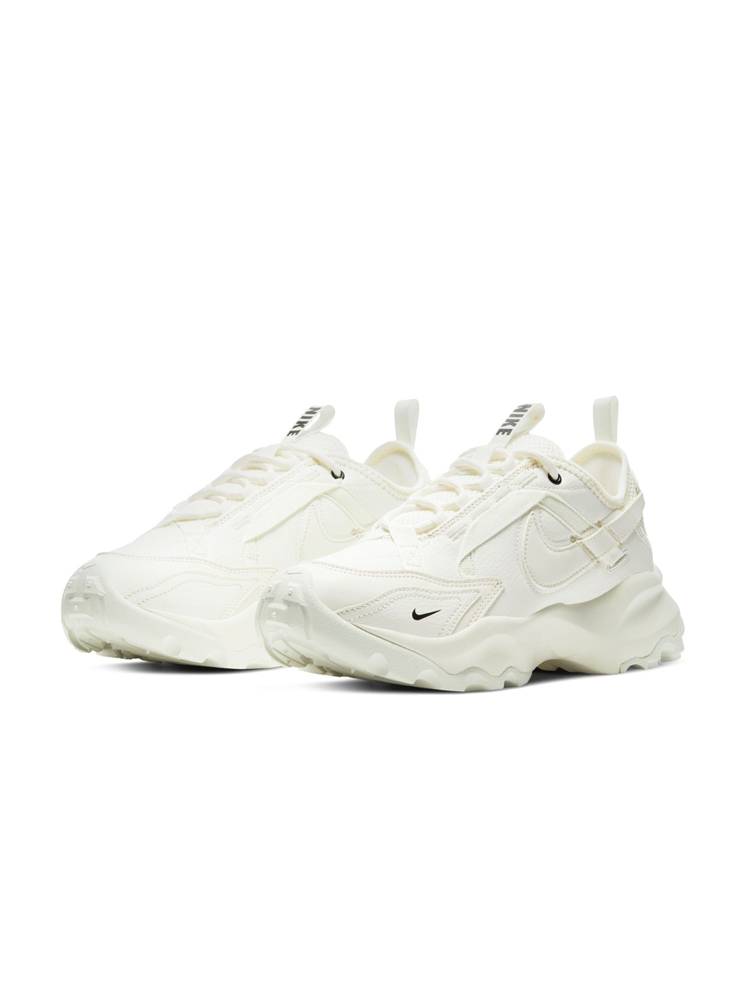 

Nike Women TC 7900 Sneakers, White