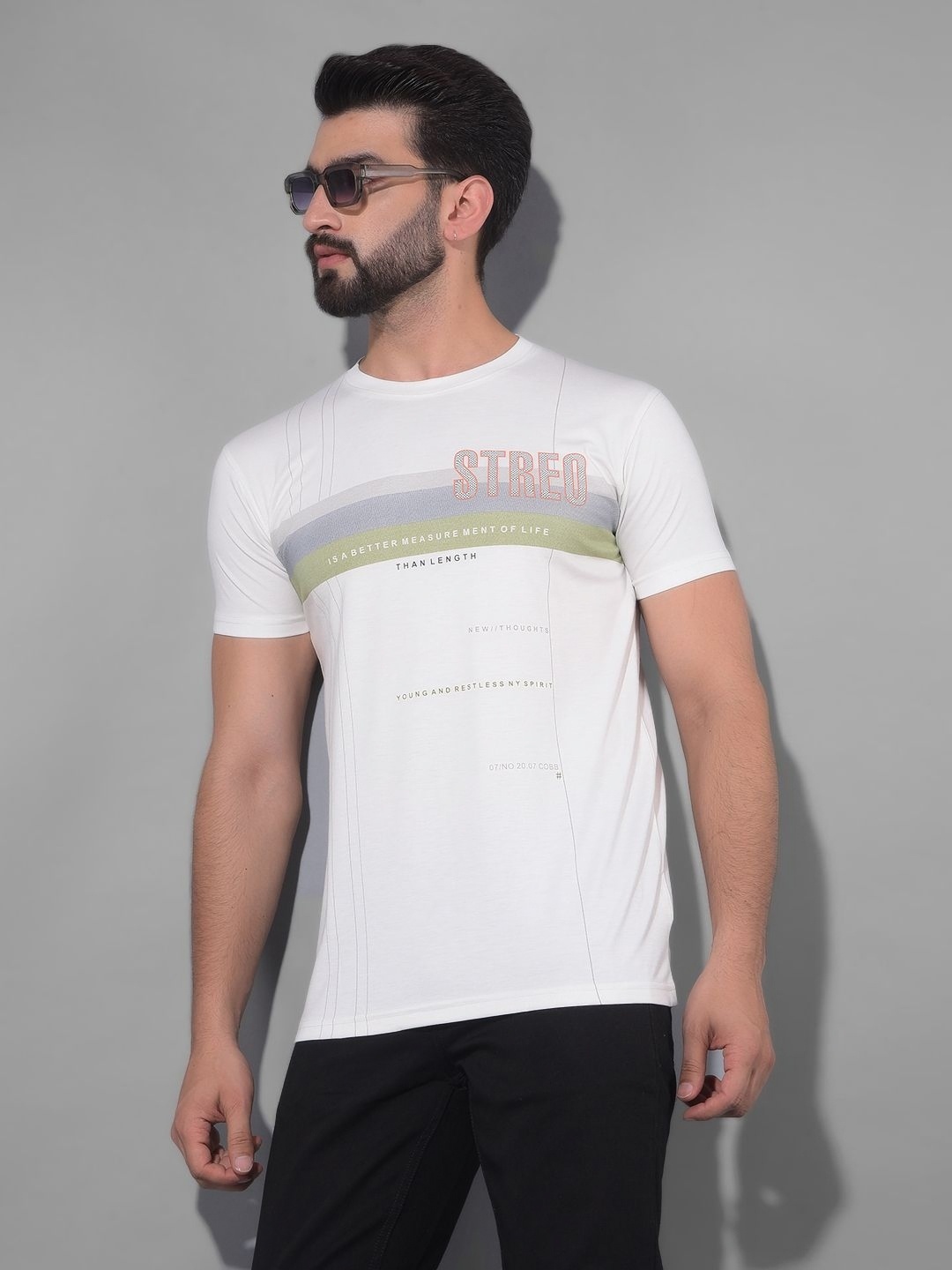 

COBB Men Colourblocked Pockets T-shirt, Off white