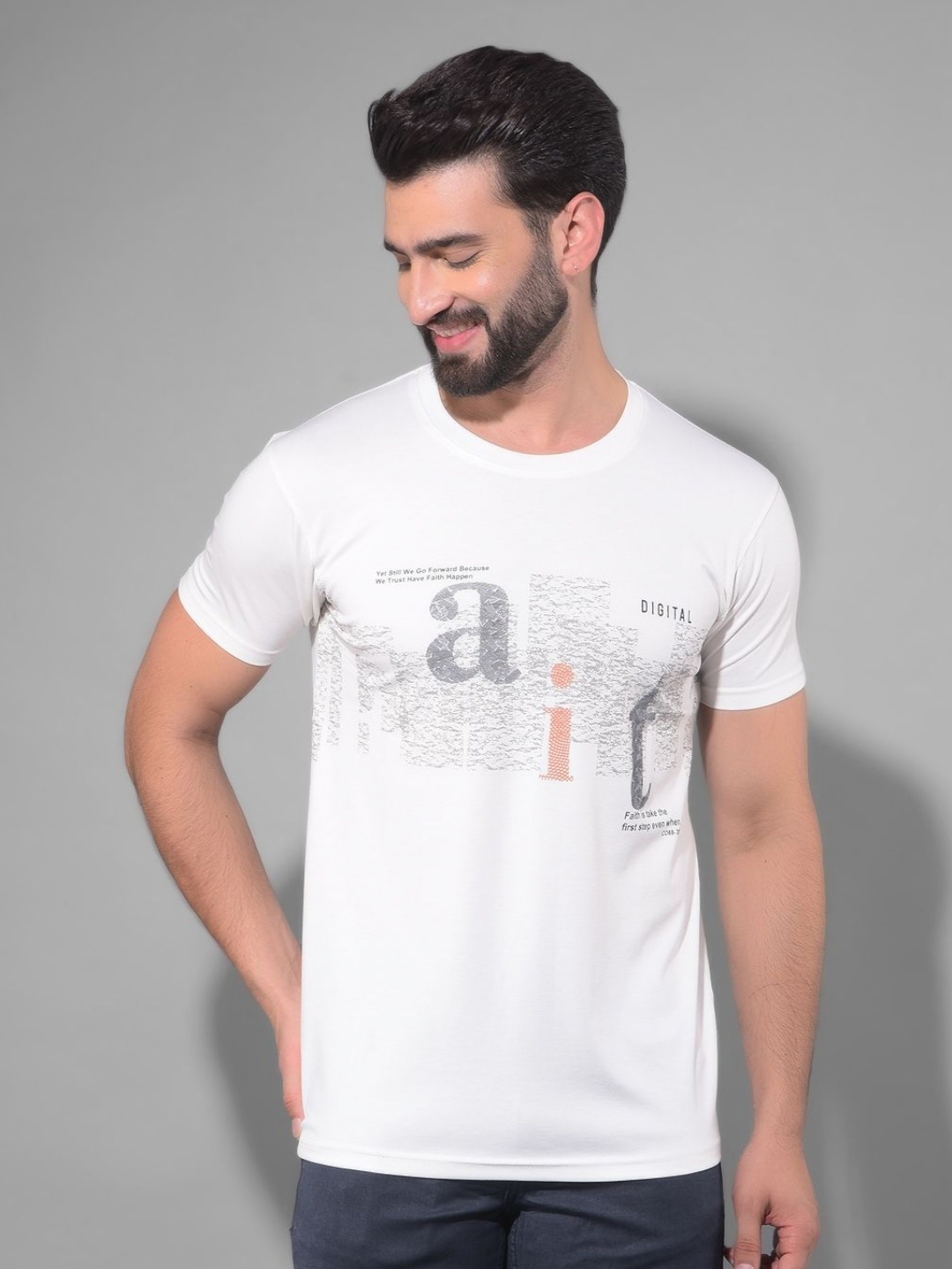 

COBB Men Printed Pockets T-shirt, Off white