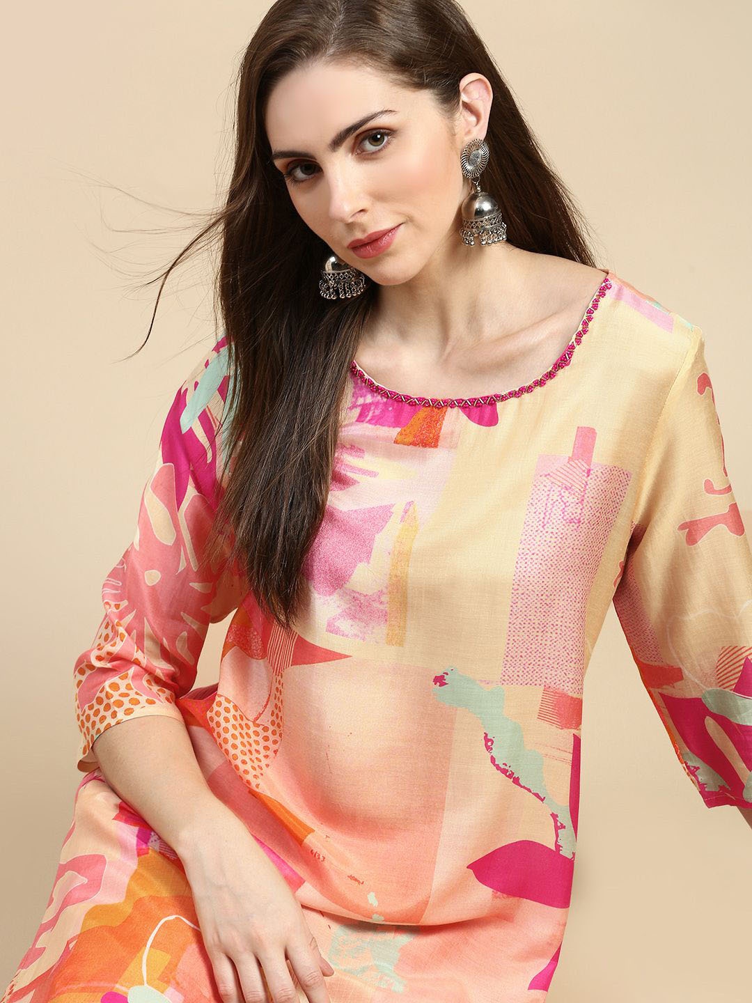 

SHOWOFF Women Printed Regular Beads and Stones Kurta with Trousers, Peach