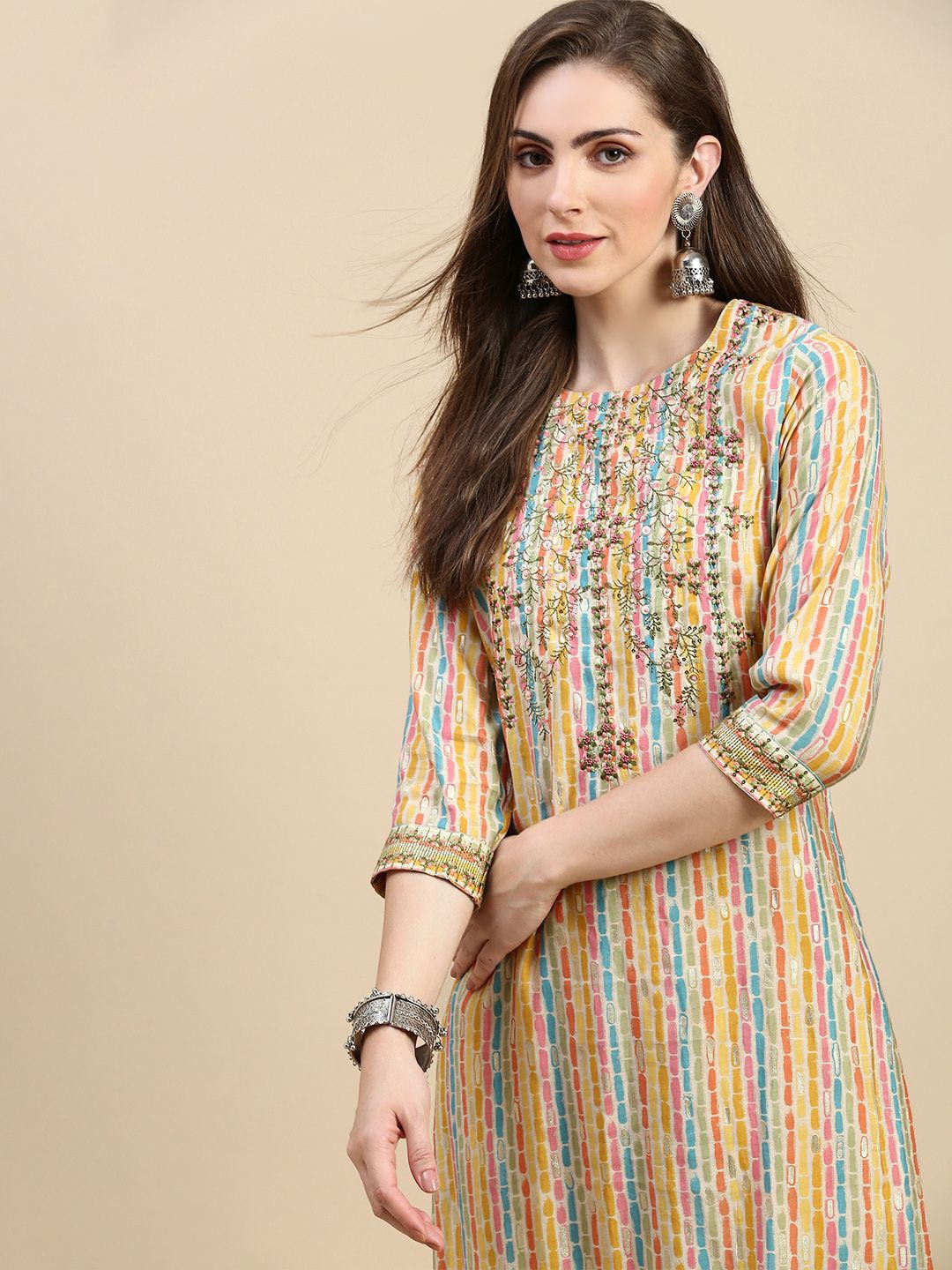 

SHOWOFF Women Printed Regular Thread Work Kurta with Trousers, Yellow