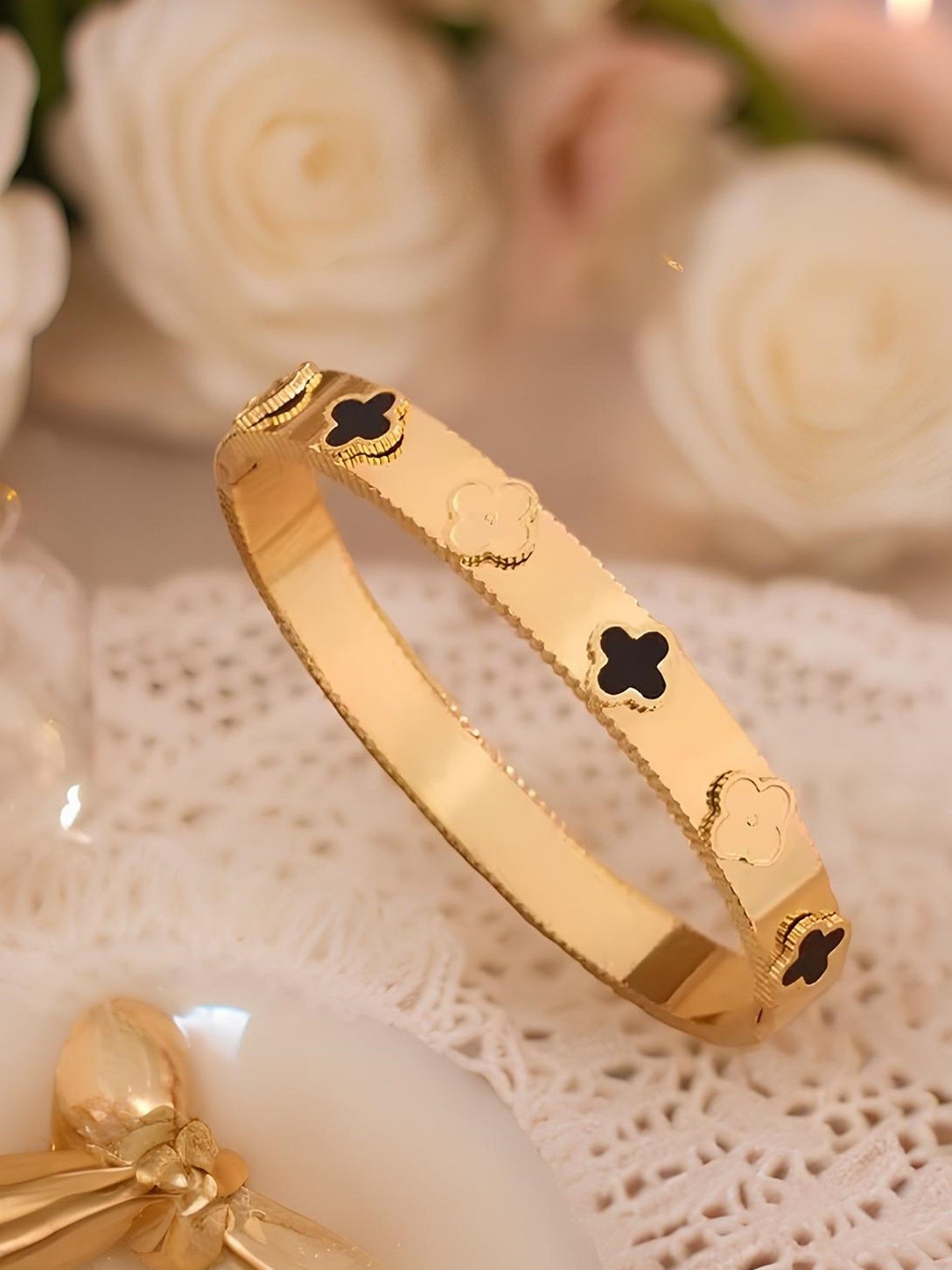 

KARISHMA KREATIONS Unisex Gold-Plated Kada Bracelet