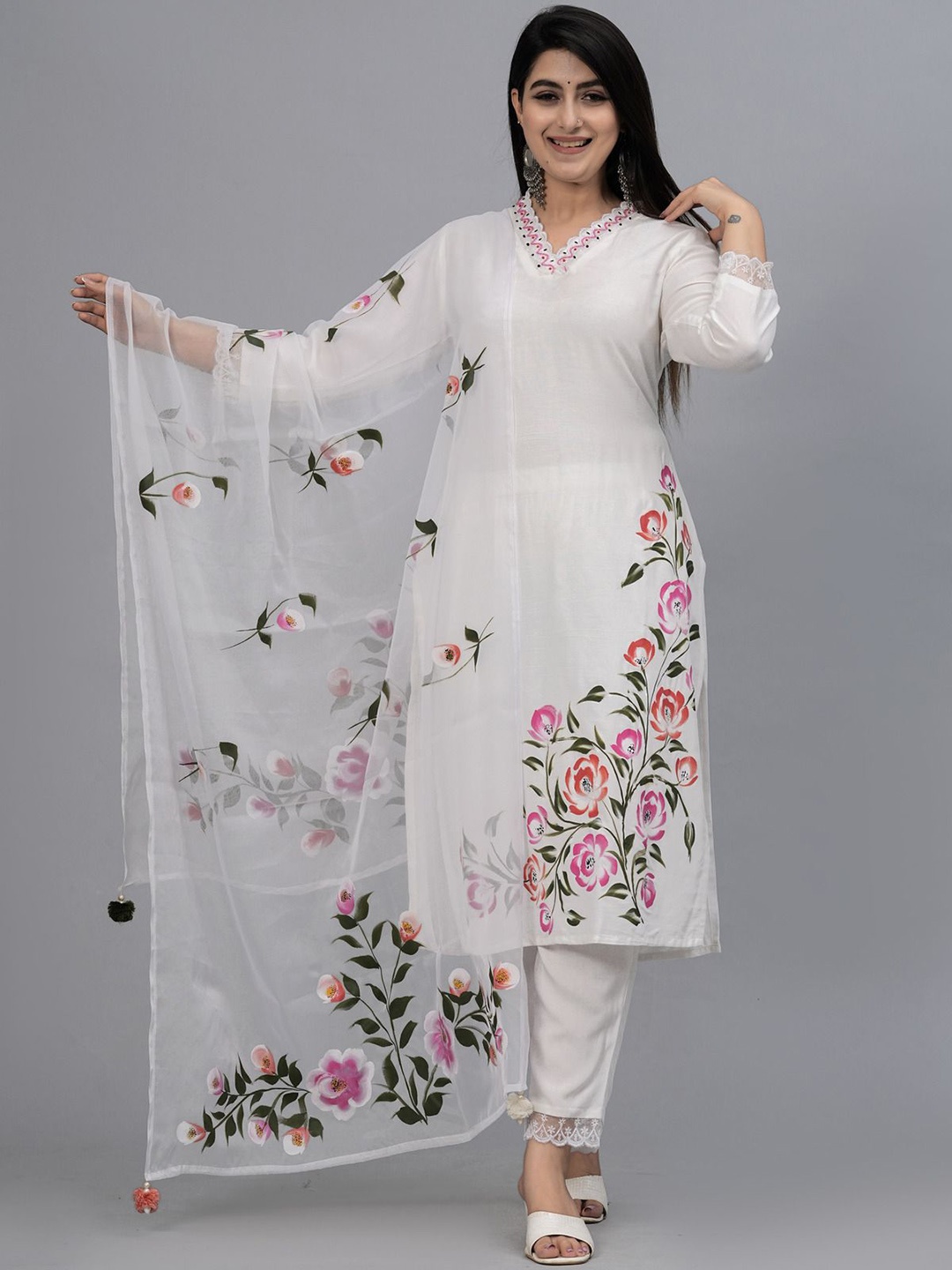 

FrionKandy Women Floral Printed Regular Beads and Stones Kurta with Trousers & With Dupatta, White