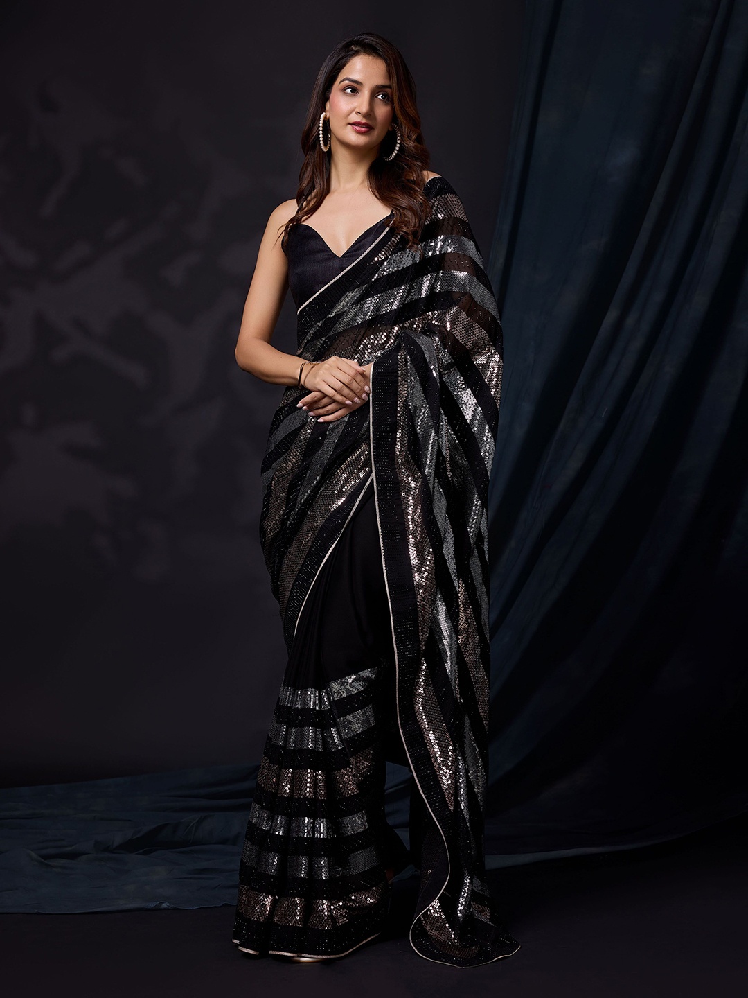 

Trendmalls Embellished Sequinned Pure Chiffon Heavy Work Saree, Black