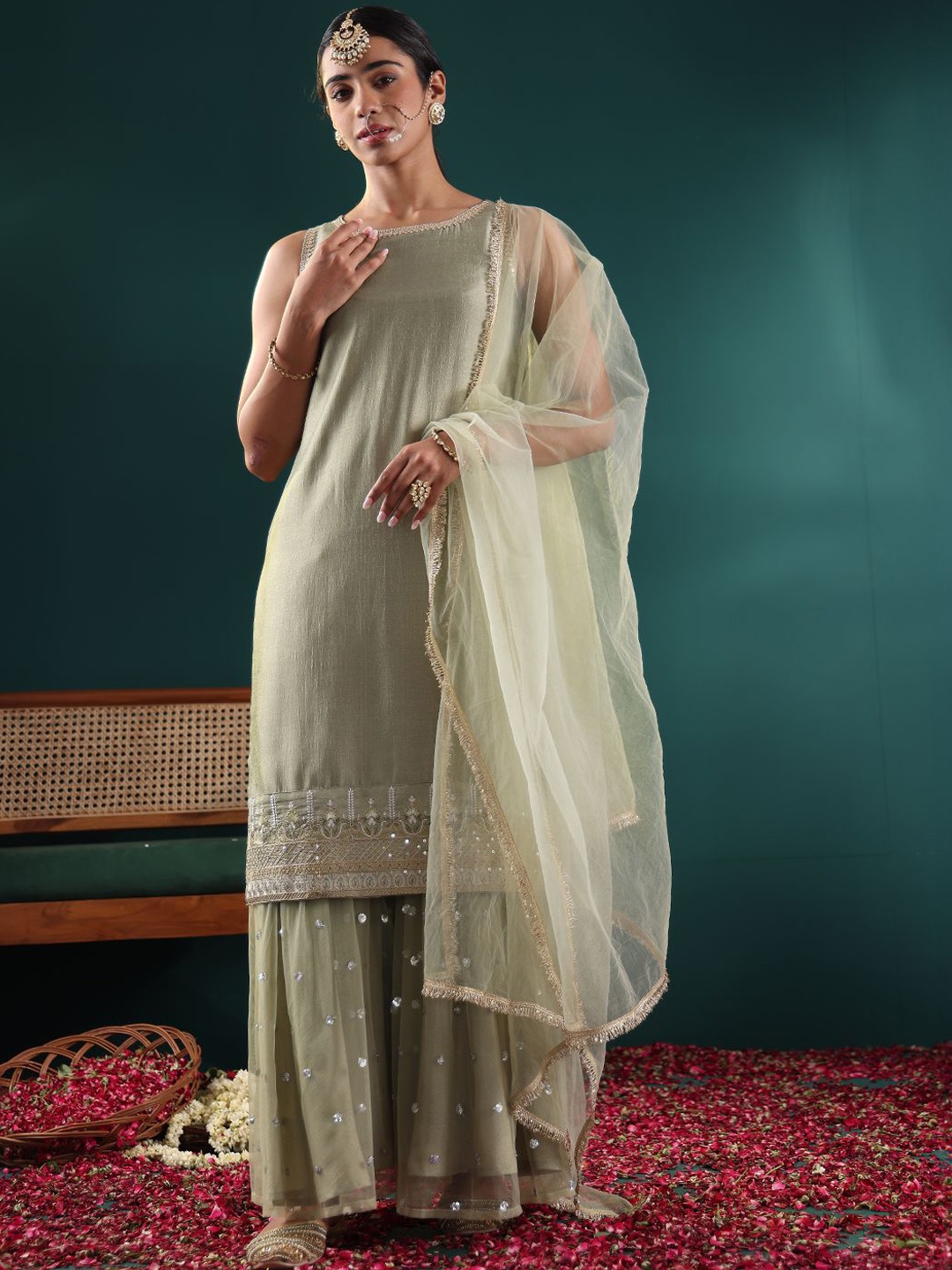 

Varanga Women Floral Embroidered Regular Kurta with Sharara & With Dupatta, Sea green