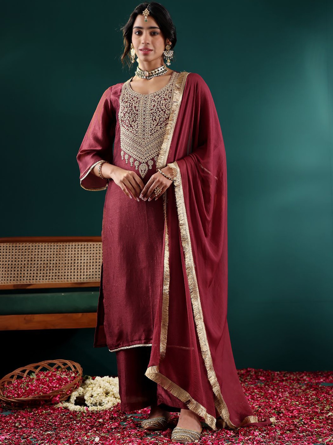 

Varanga Women Ethnic Motifs Embroidered Regular Thread Work Kurta with Palazzos & With Dupatta, Burgundy