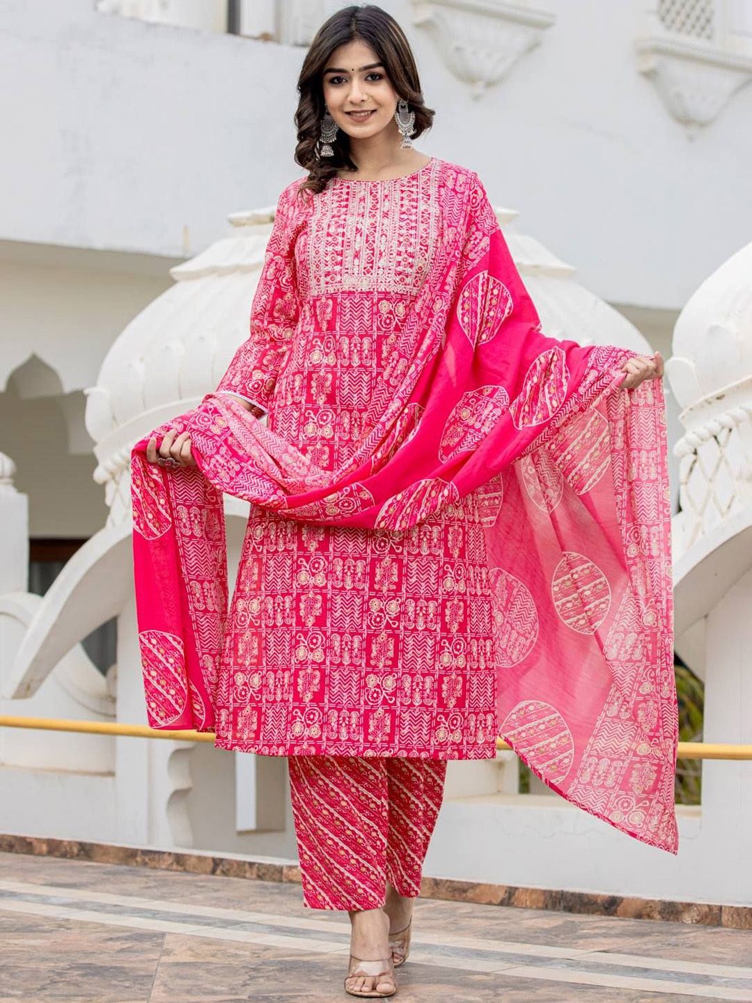 

Varanga Women Floral Embroidered Regular Thread Work Kurta with Trousers & With Dupatta, Pink