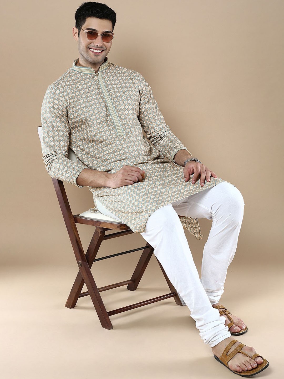 

Anouk Men Ethnic Motifs Embroidered Regular Chikankari Kurta with Patiala, Grey