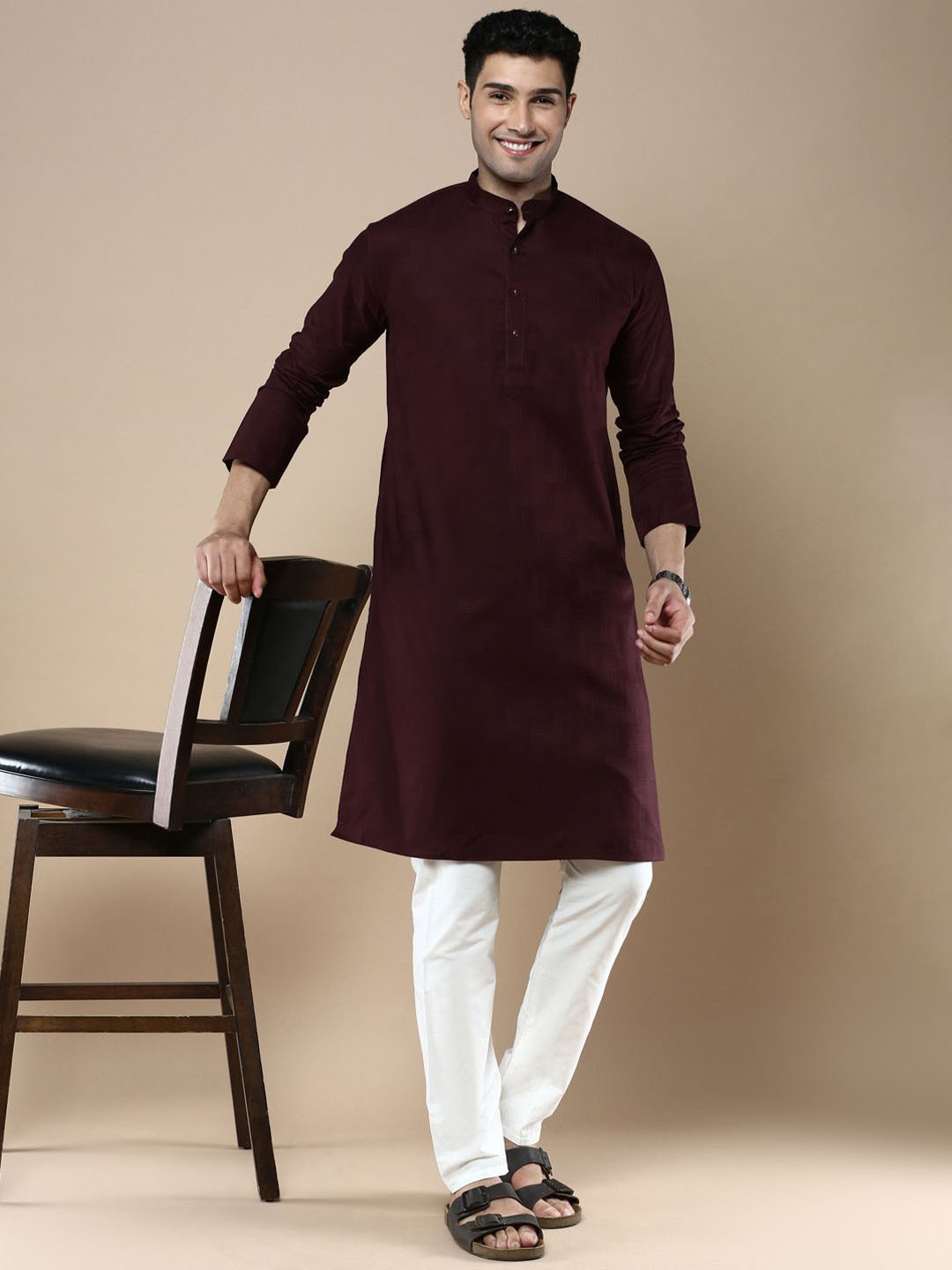 

Anouk Men Regular Kurta with Trousers, Maroon