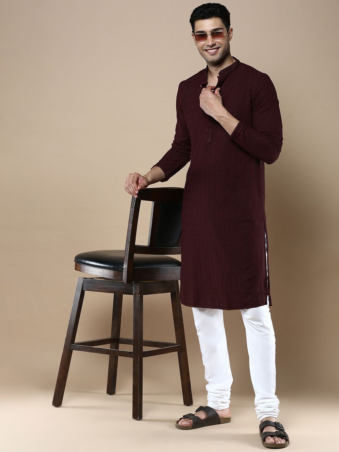 

Anouk Men Floral Embroidered Regular Chikankari Kurta with Pyjamas, Purple