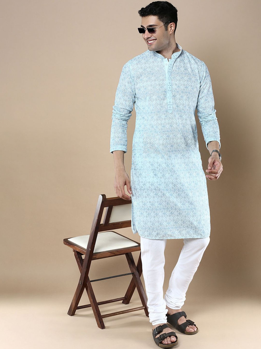 

Anouk Men Embroidered Regular Chikankari Kurta with Patiala, Blue