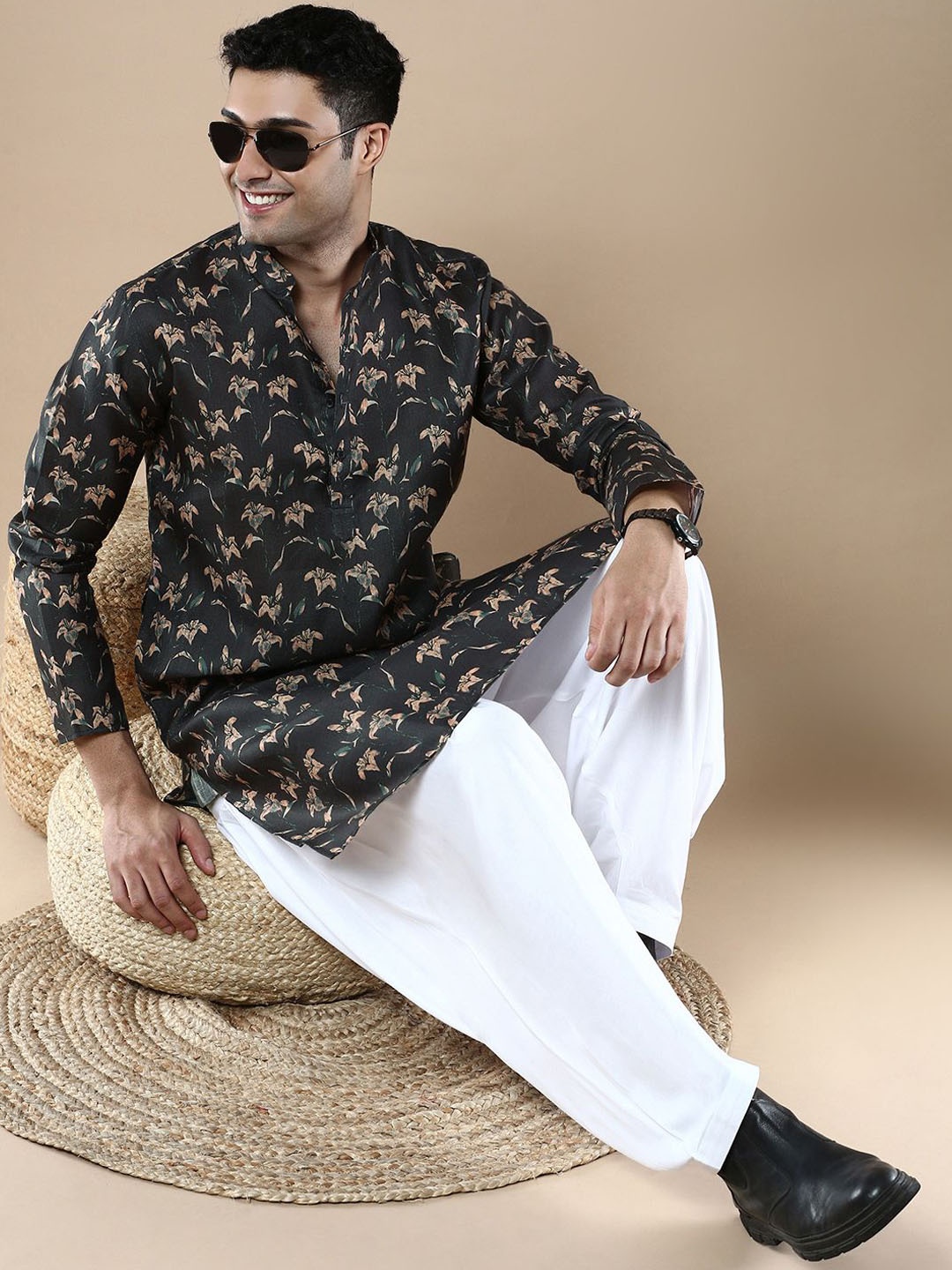 

Anouk Men Floral Printed Regular Kurta with Patiala, Black
