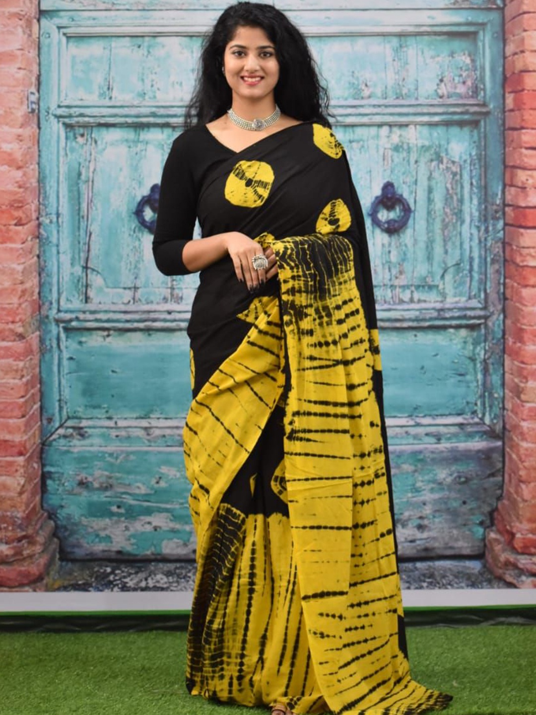 

JAIPURI PRINT Bandhani Pure Cotton Ikat Saree, Yellow