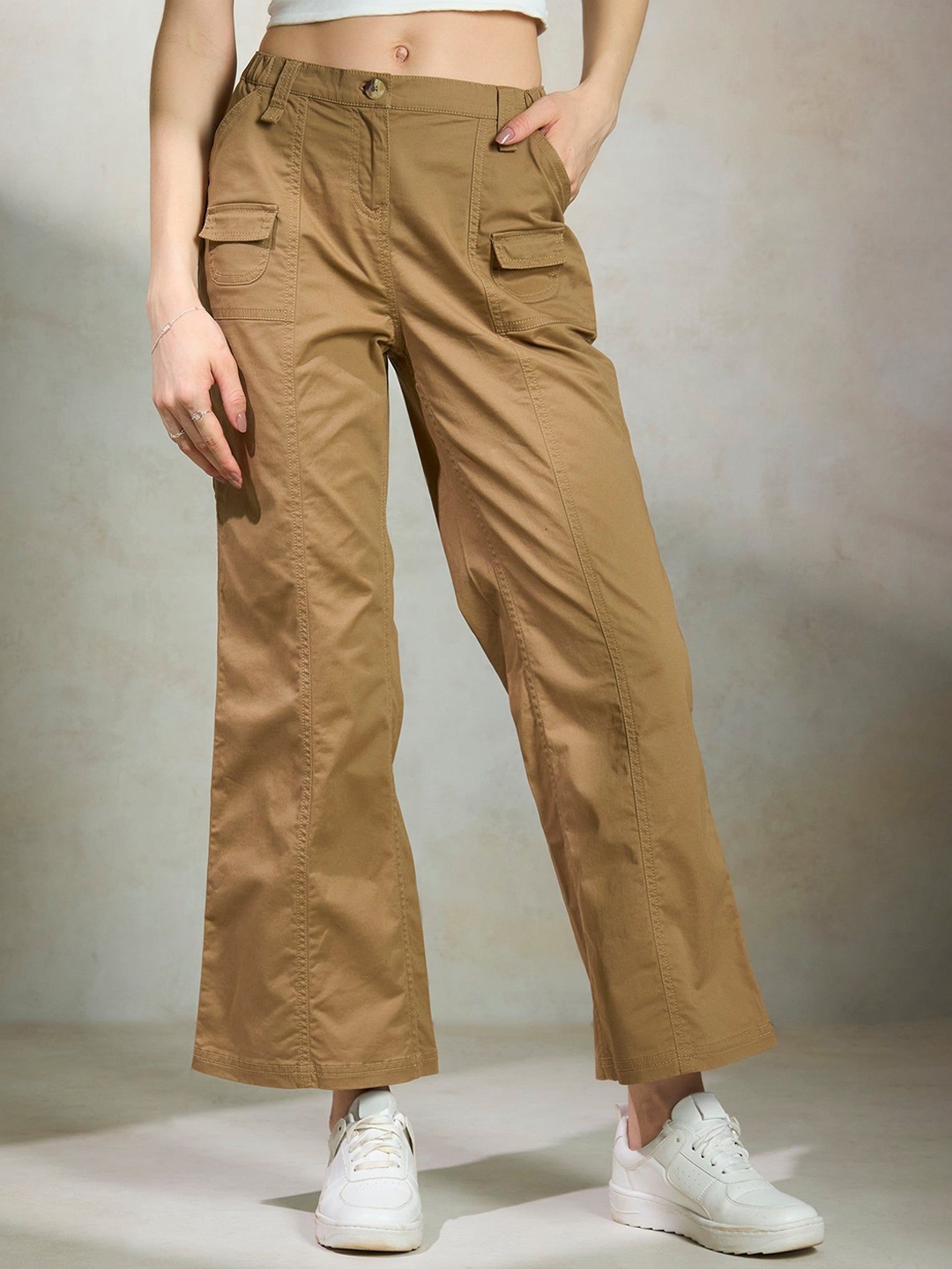 

Virgio Women Mid-Rise Loose Fit Trousers, Khaki