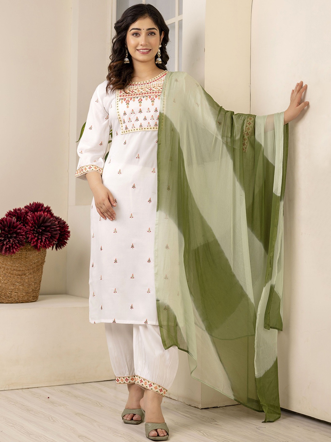 

Charu Women Floral Embroidered Regular Thread Work Kurta with Trousers & With Dupatta, White