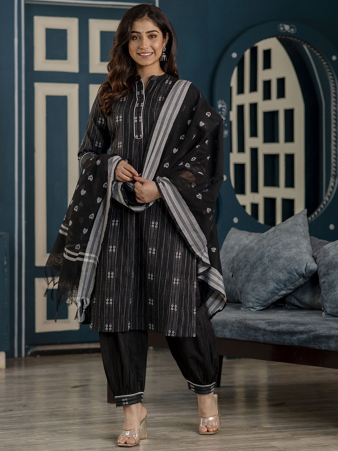 

Charu Women Ethnic Motifs Regular Kurta with Patiala & With Dupatta, Black