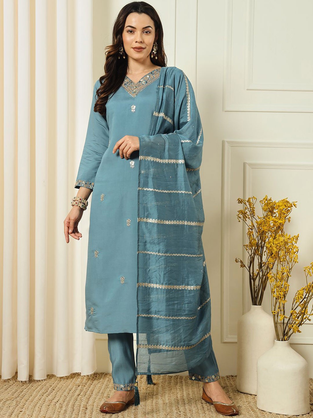 

S.K.C Women Ethnic Motifs Embroidered Regular Thread Work Kurti with Trousers & With Dupatta, Turquoise blue