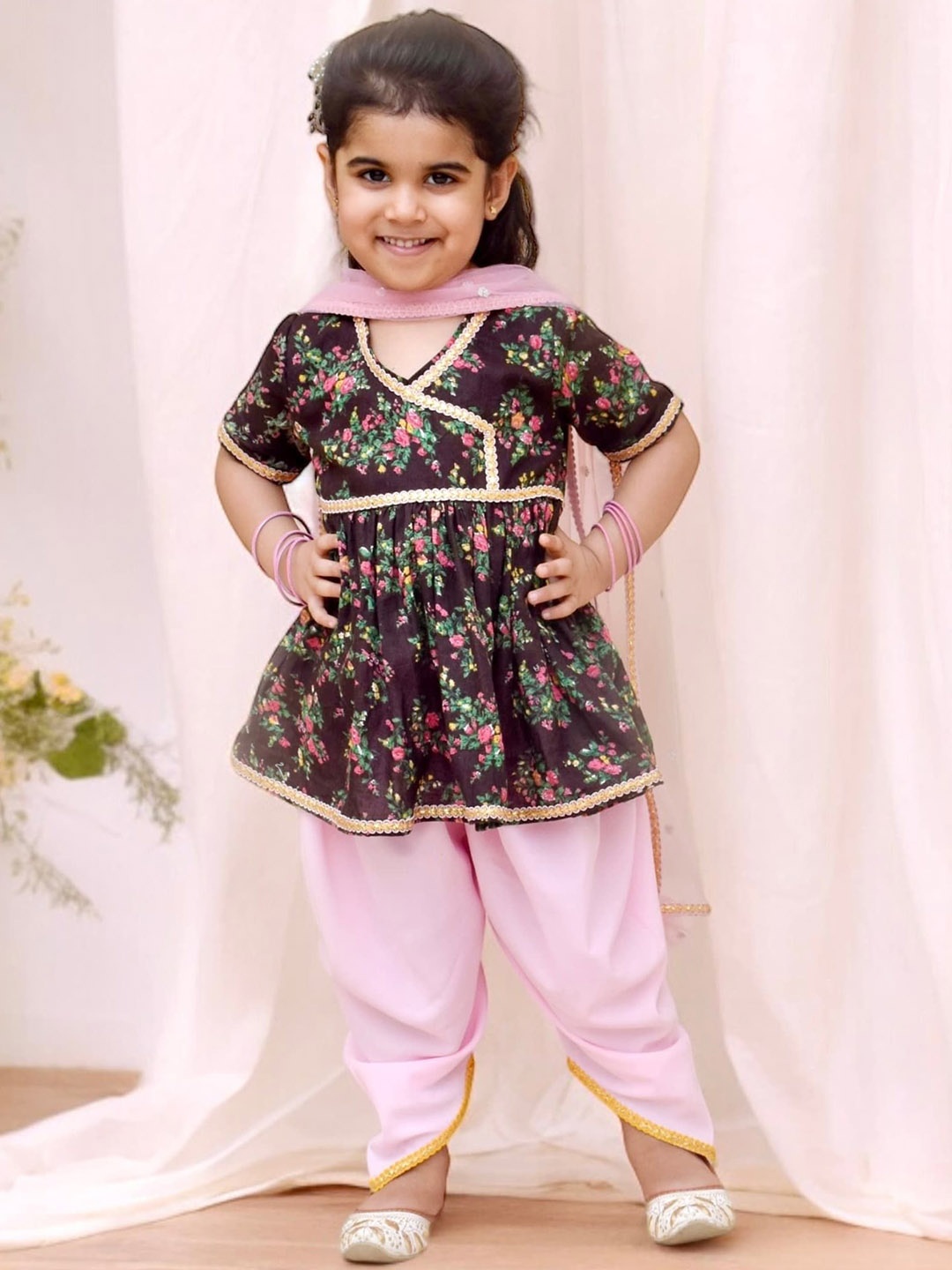 

Fayon Kids Girls Floral Printed Regular Pure Cotton Kurti with Dhoti Pants & With Dupatta, Brown