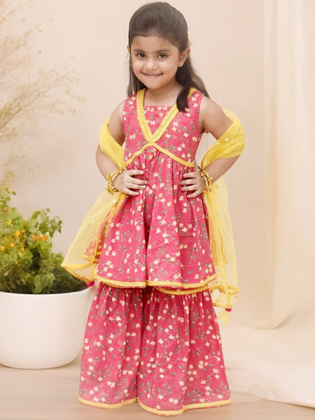 

Fayon Kids Girls Floral Printed Regular Pure Cotton Kurta with Sharara & With Dupatta, Pink