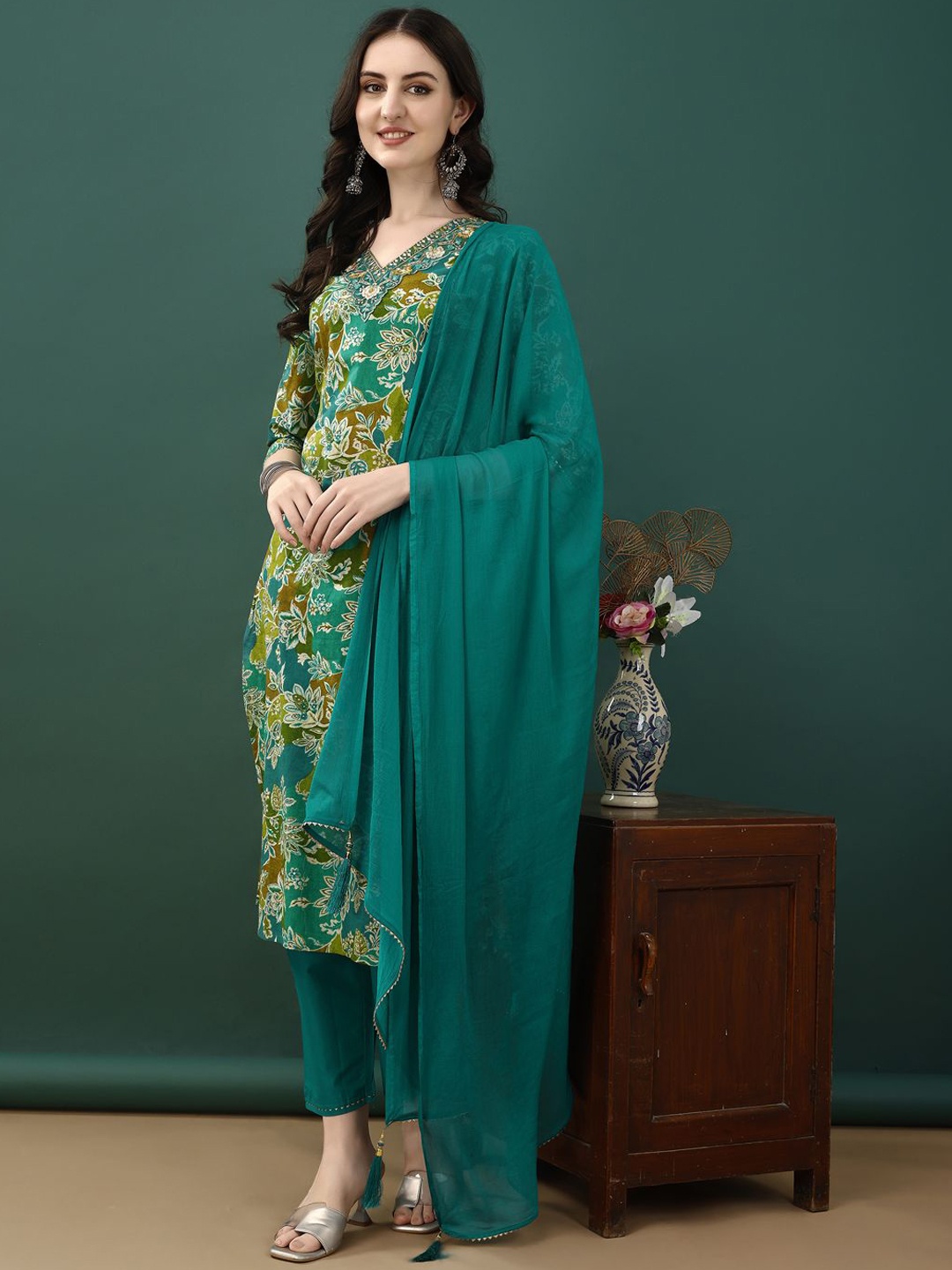 KALINI Women Floral Printed Regular Thread Work Kurta with Trousers & With Dupatta, Teal