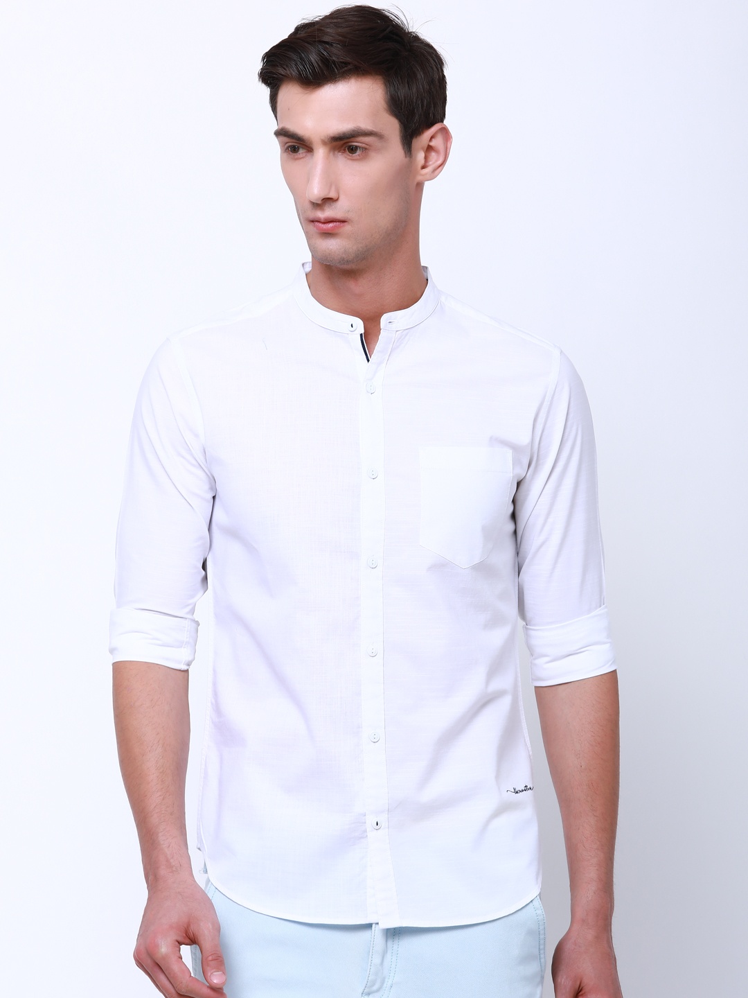 

LOCOMOTIVE Men White Slim Fit Solid Casual Shirt