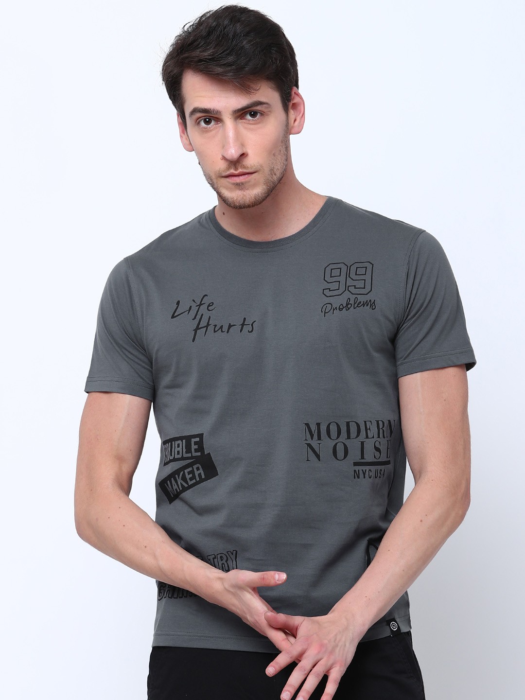 

LOCOMOTIVE Men Grey Solid Round Neck T-shirt