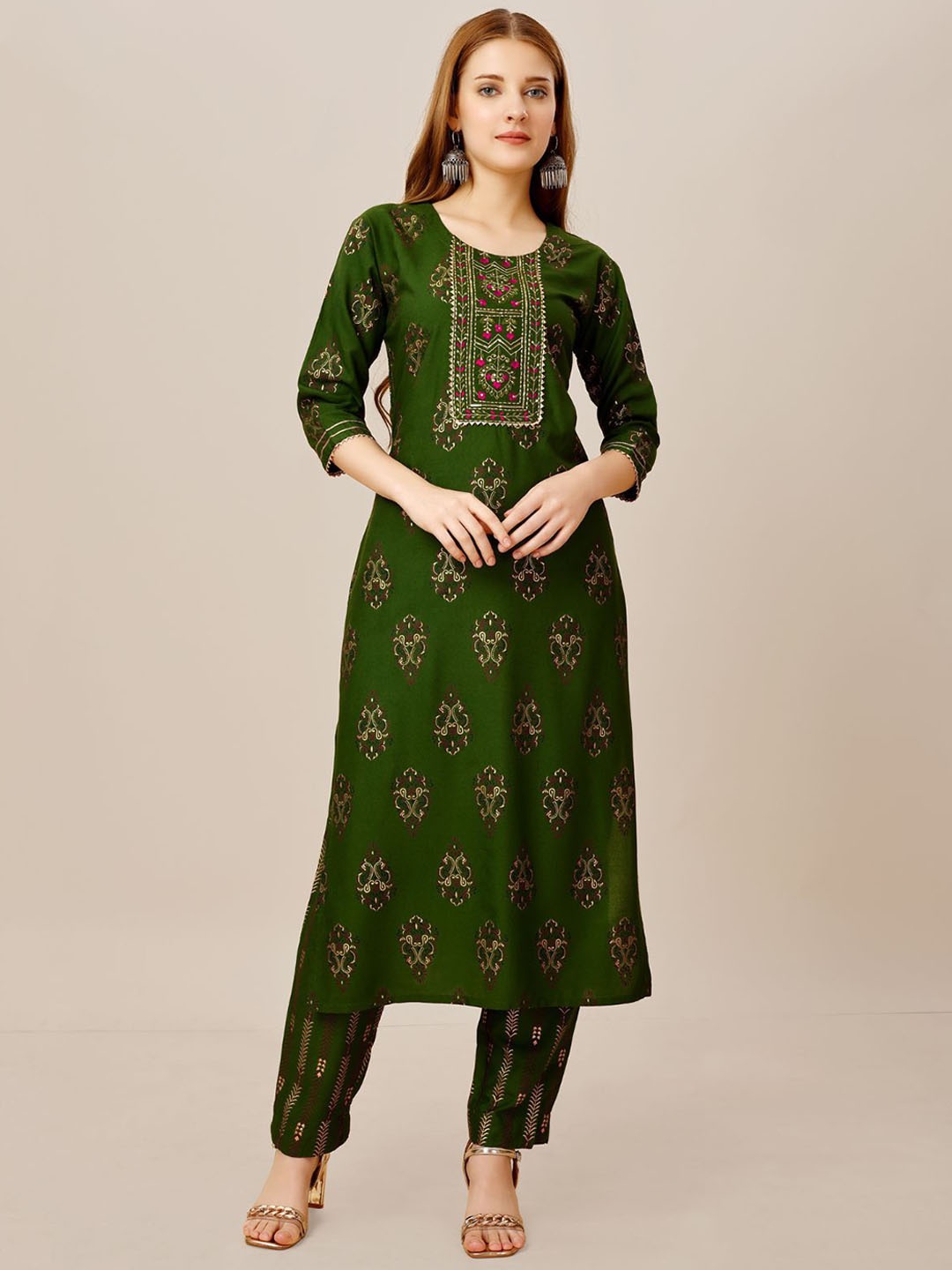 

ODETTE Women Ethnic Motifs Printed Regular Gotta Patti Kurta with Trousers, Green