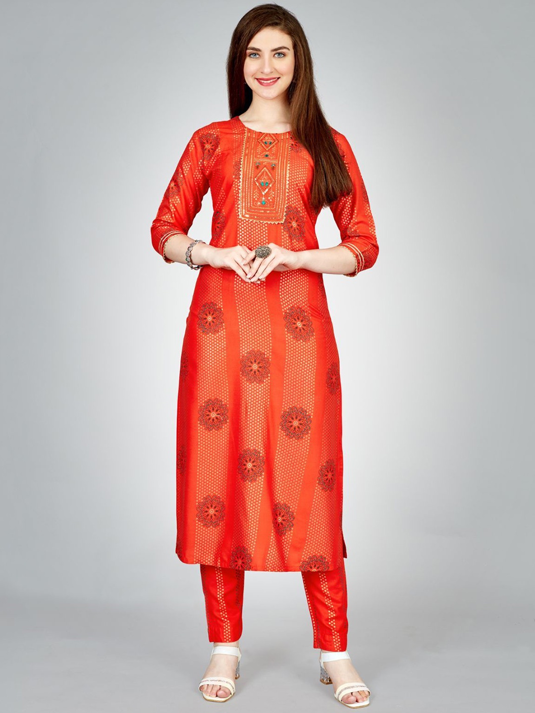 

ODETTE Women Floral Printed Regular Gotta Patti Kurta with Trousers, Orange