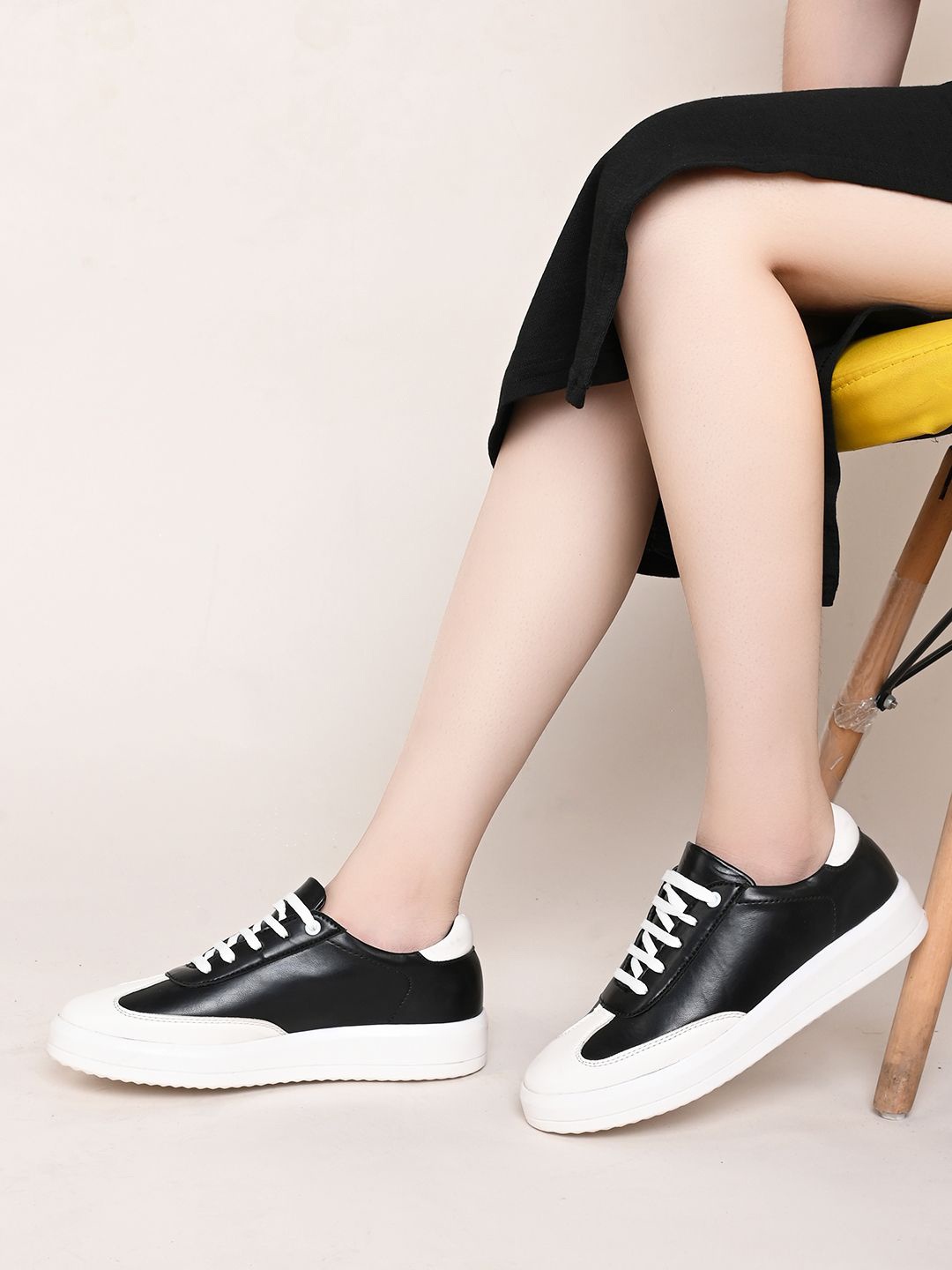 

DressBerry Women Colourblocked Sneakers, Black