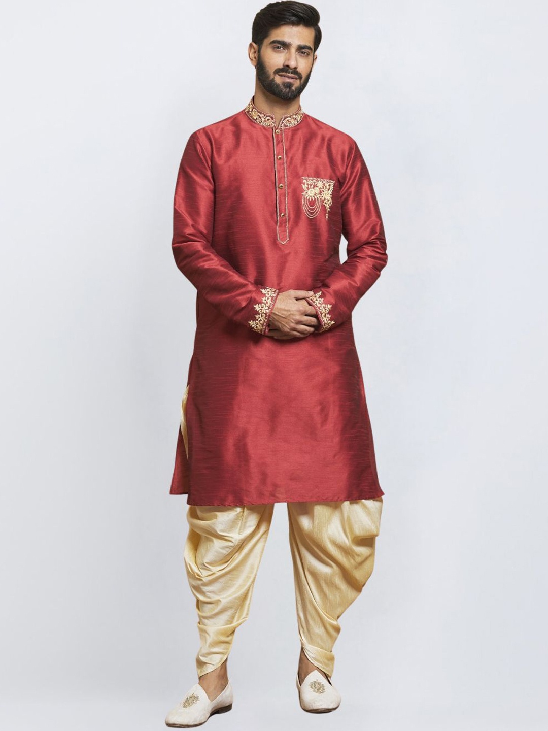 

SULAKSHACOUTUREZ Men Floral Embroidered Regular Thread Work Kurta with Dhoti Pants, Maroon