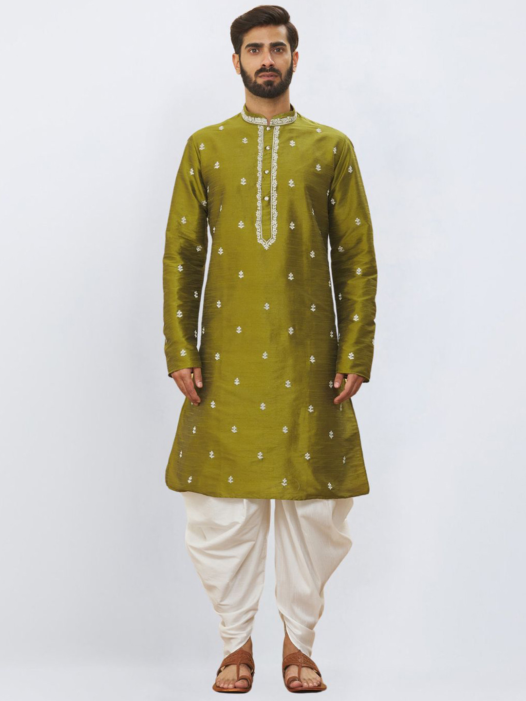 

SULAKSHACOUTUREZ Men Floral Embroidered Regular Thread Work Kurta with Dhoti Pants, Green