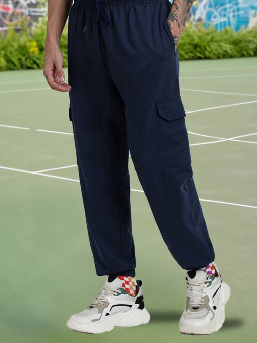 

VEIRDO Men Relaxed-Fit Mid Rise Joggers, Navy blue