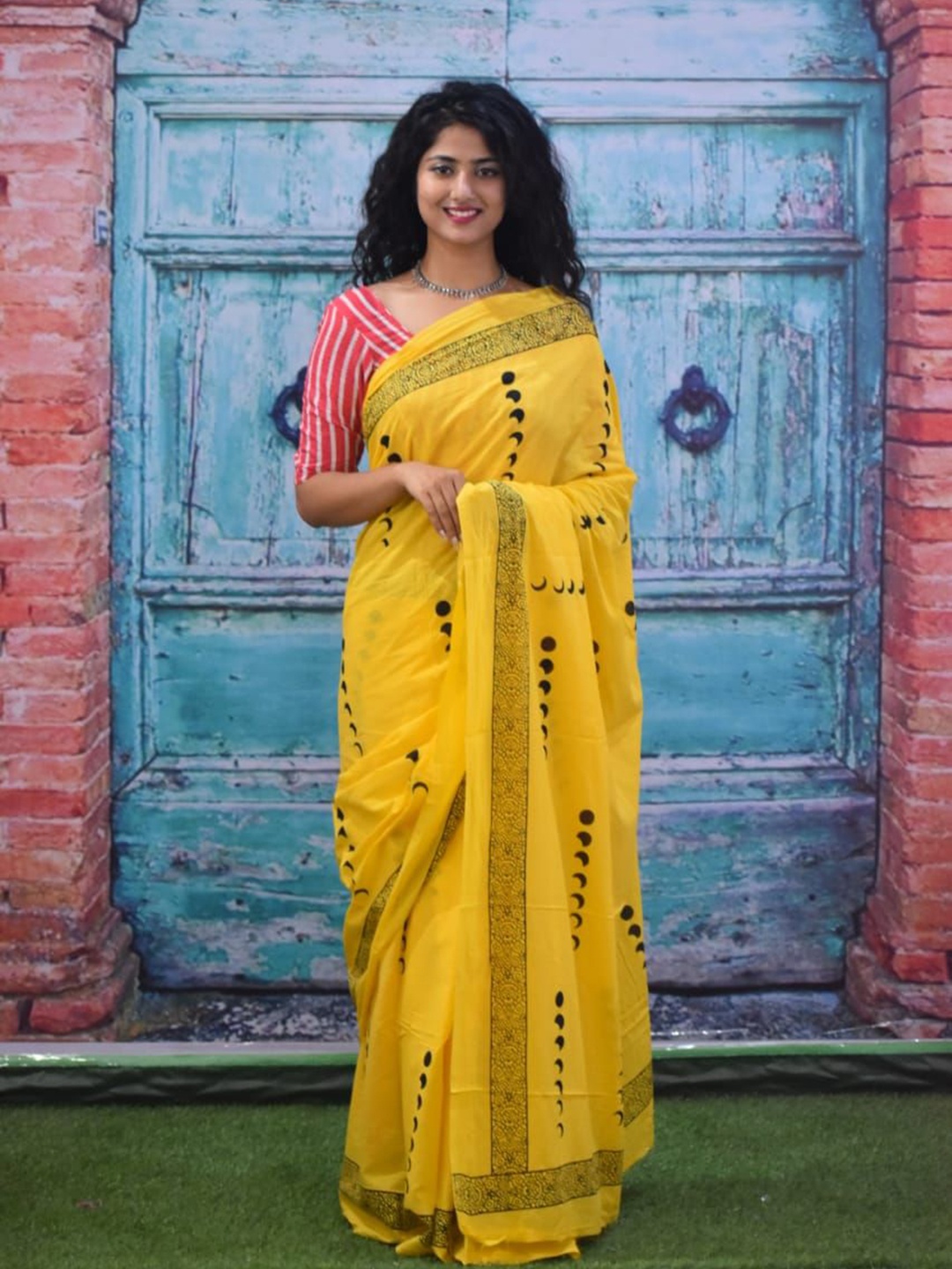 

JAIPURI PRINT Ethnic Motifs Pure Cotton Bagru Saree, Yellow