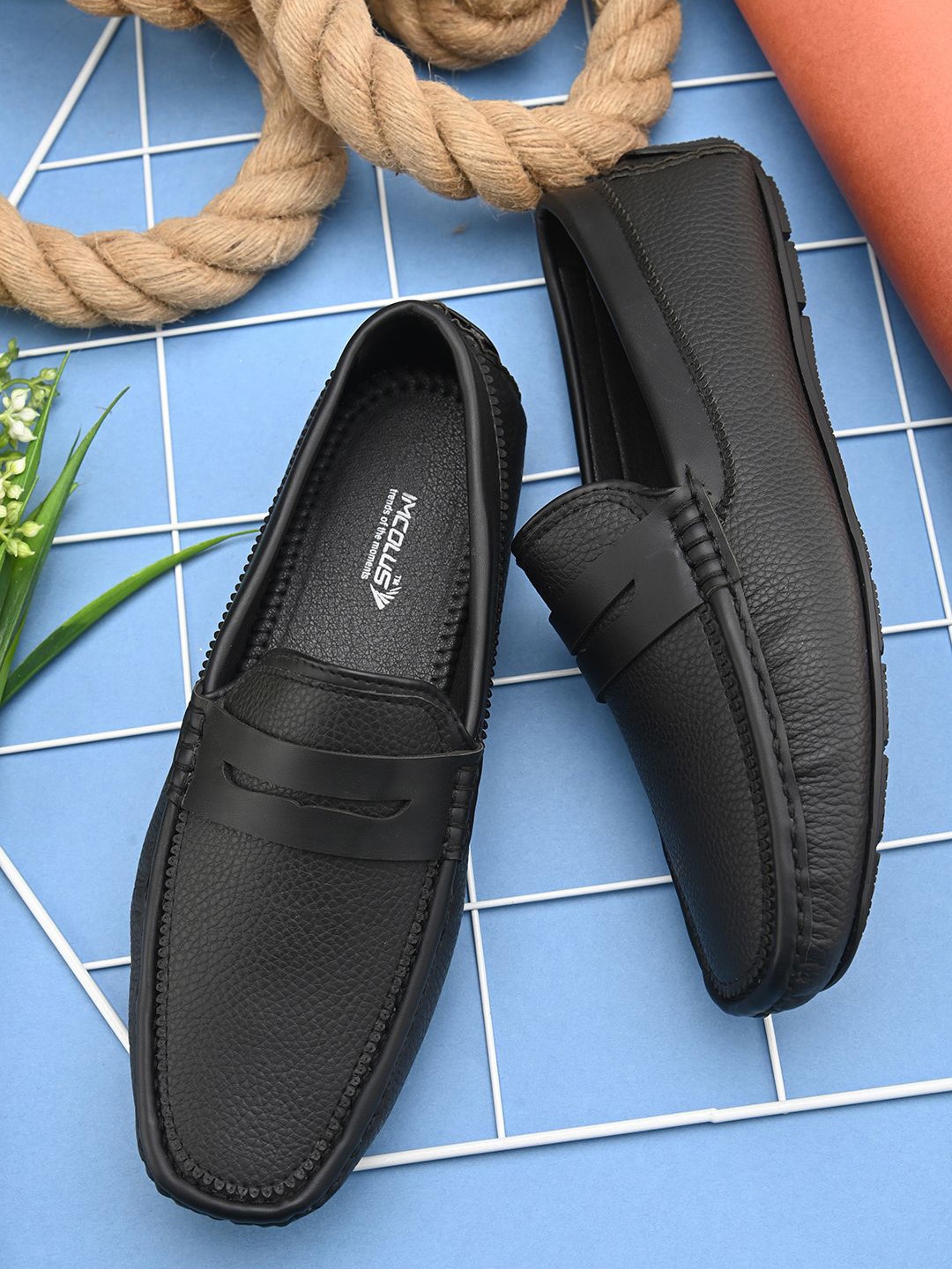 

IMCOLUS Men Textured Slip-On Sneakers, Black