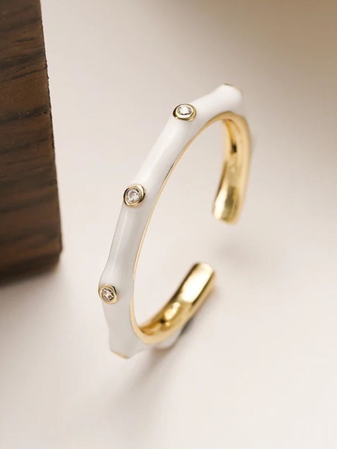 

SALTY Stone-Studded Details Adjustable Finger Ring, White