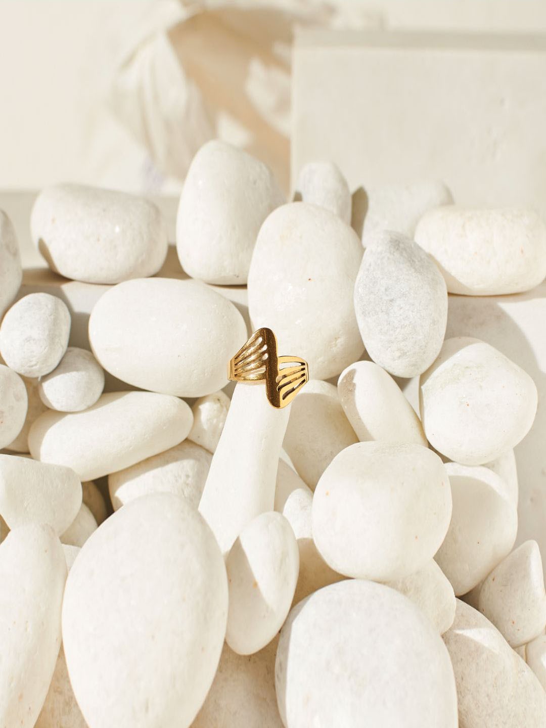

SALTY Textured Round Finger Ring, Gold