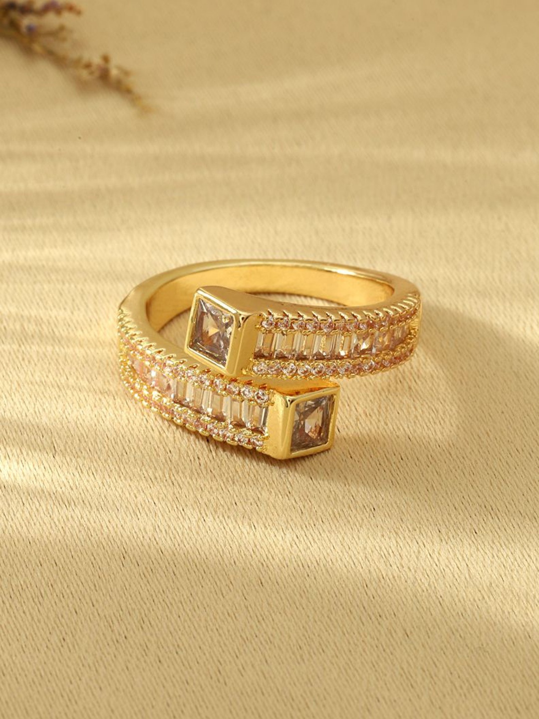 

SALTY Stone-Studded Adjustable Finger Ring, Gold
