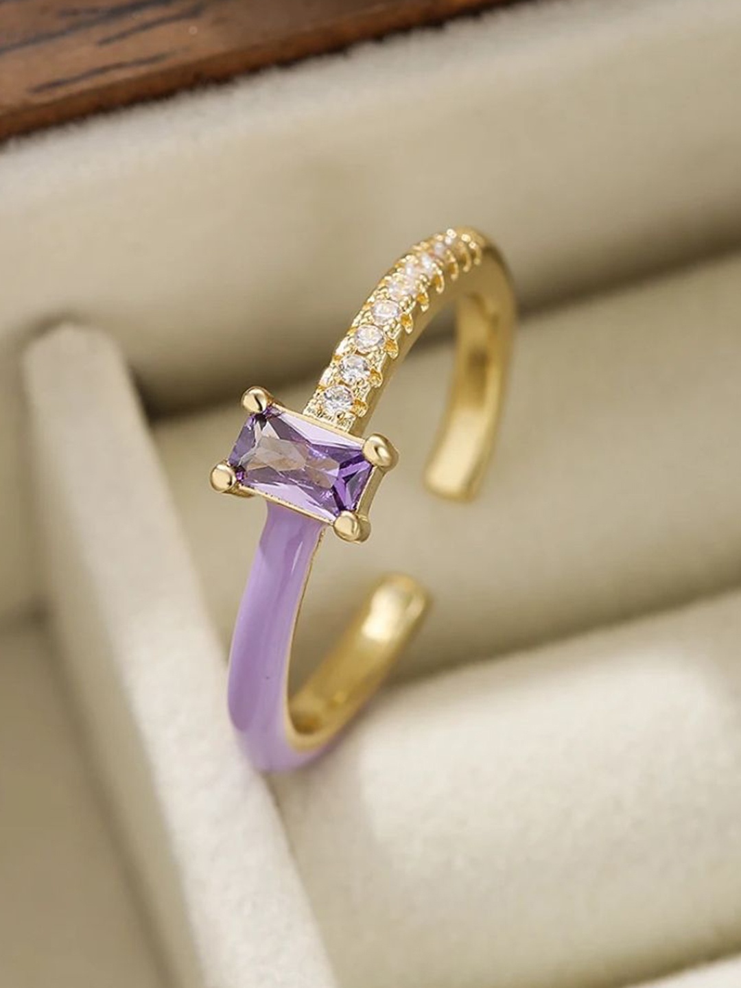 

SALTY Stone-Studded Adjustable Finger Ring, Gold