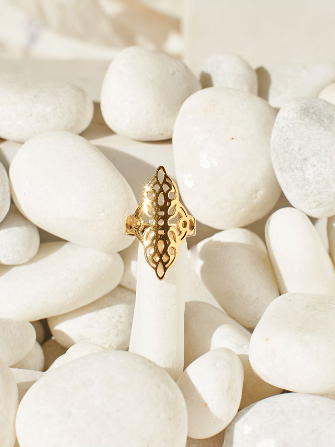 

SALTY Textured Round Finger Ring, Gold