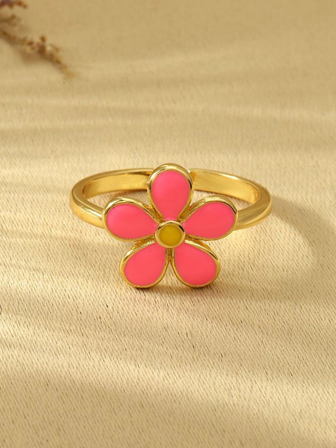 

SALTY Floral Bud Finger Ring, Gold