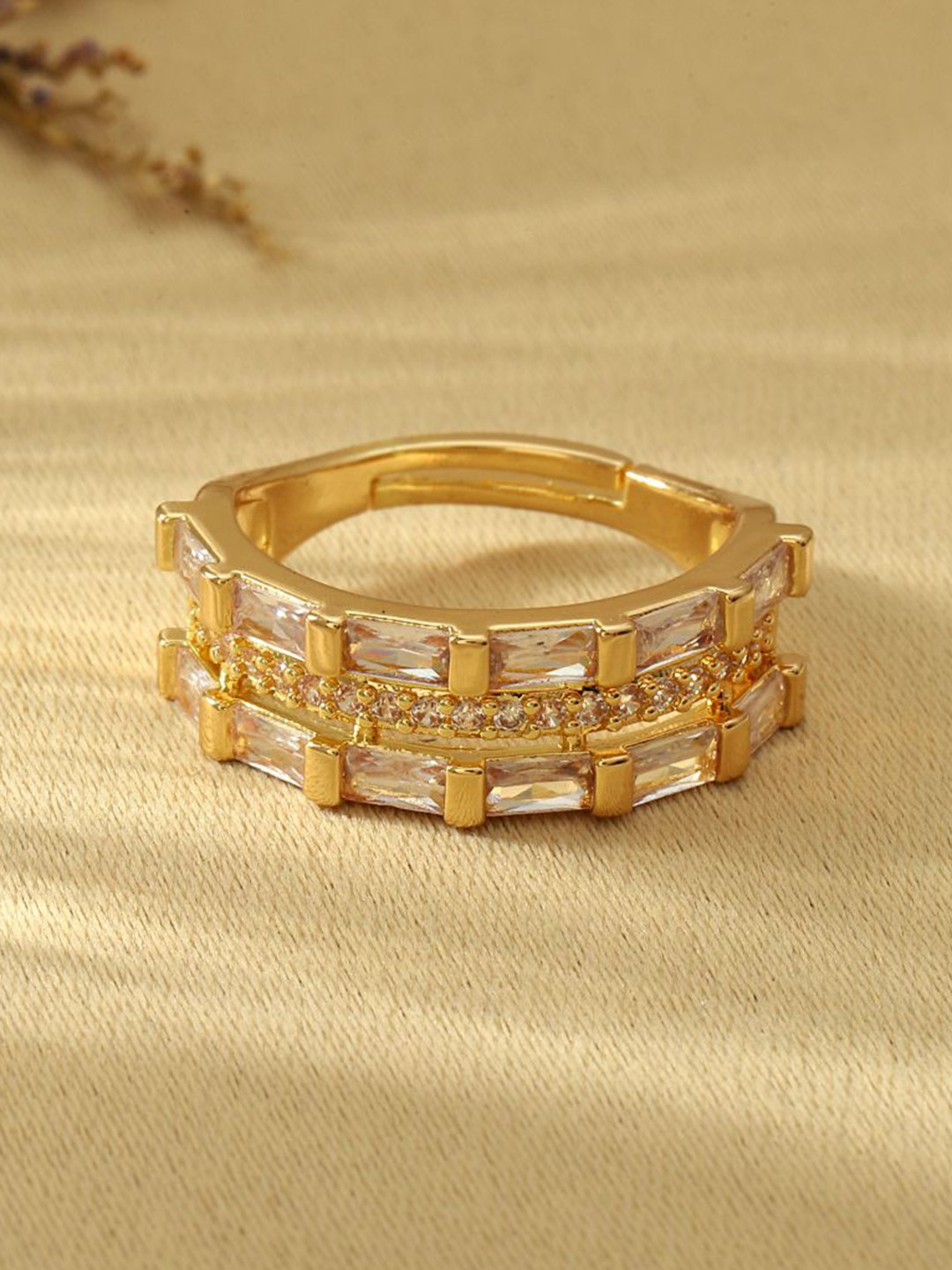 

SALTY Dazzle Finger Ring for Women, Gold