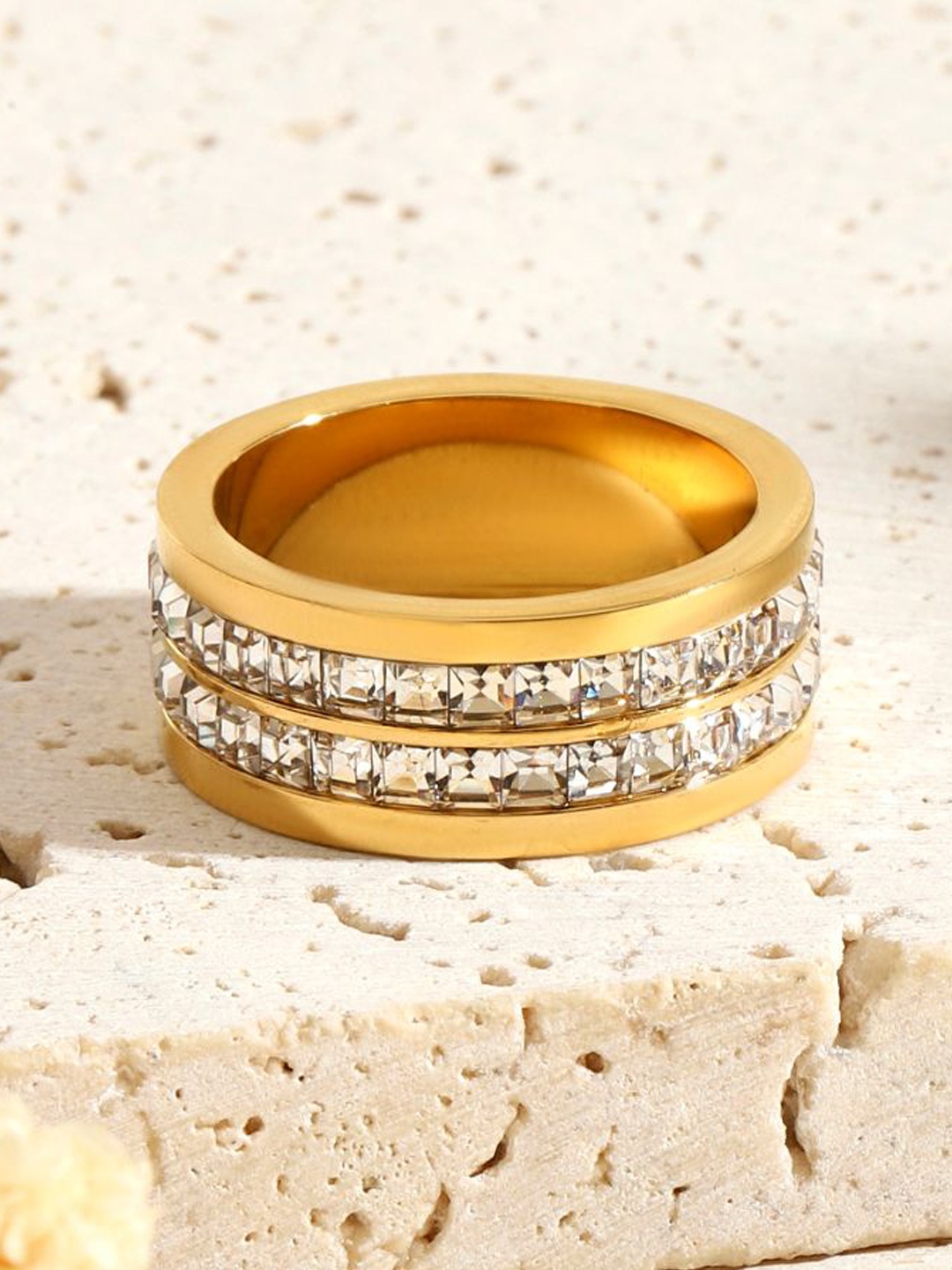 SALTY Stone-Studded Finger Ring, Gold