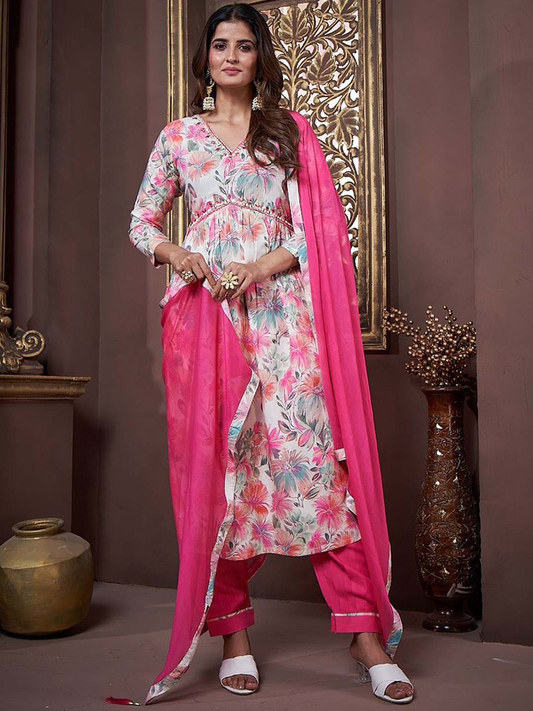 

S.K.C Women Ethnic Motifs Printed Empire Kurta with Salwar & With Dupatta, Pink