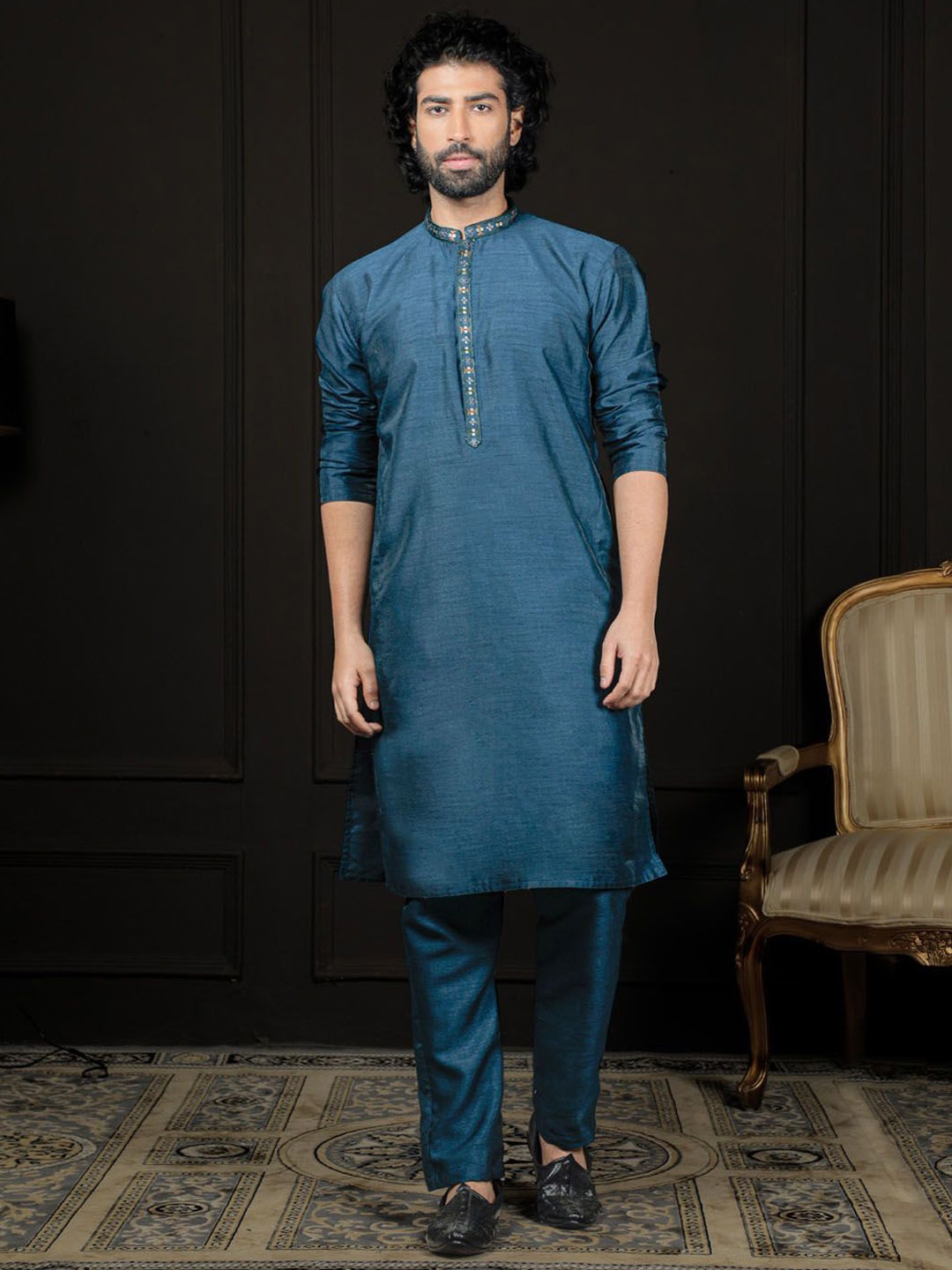 

VASTRAMAY Men Thread Work Kurta, Turquoise blue