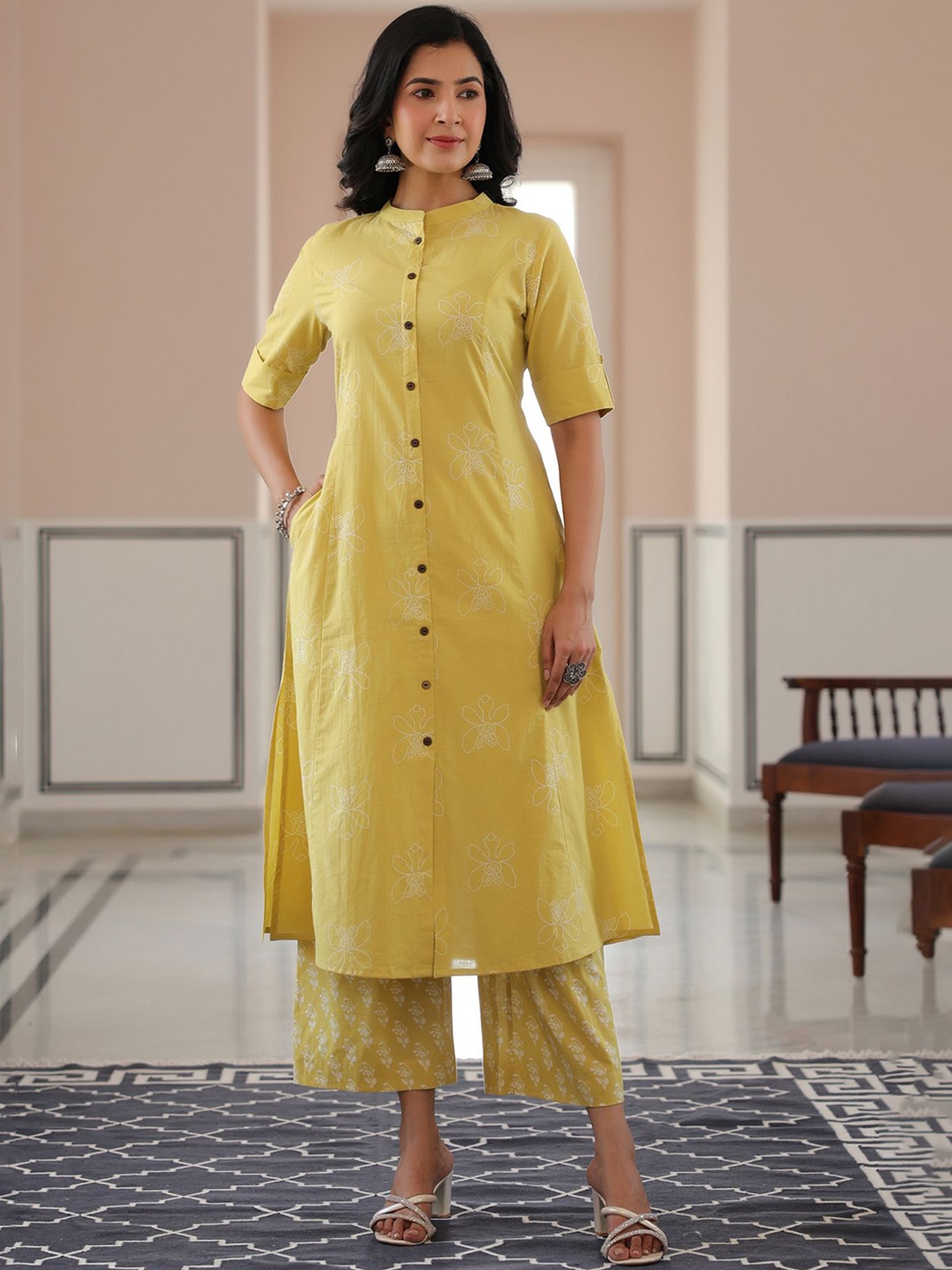 

PIROH Women Printed Regular Pure Cotton Kurta with Trousers, Yellow