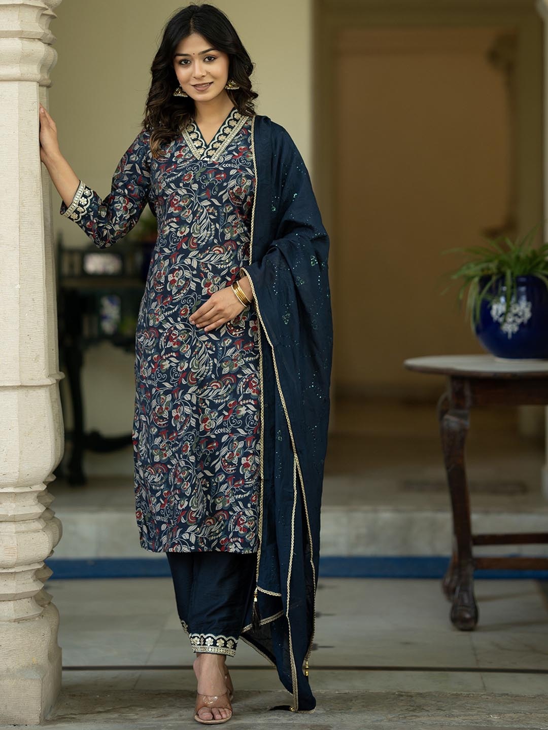 

ASPORA Women Floral Printed Regular Sequinned Chanderi Silk Kurta with Trousers & With Dupatta, Navy blue