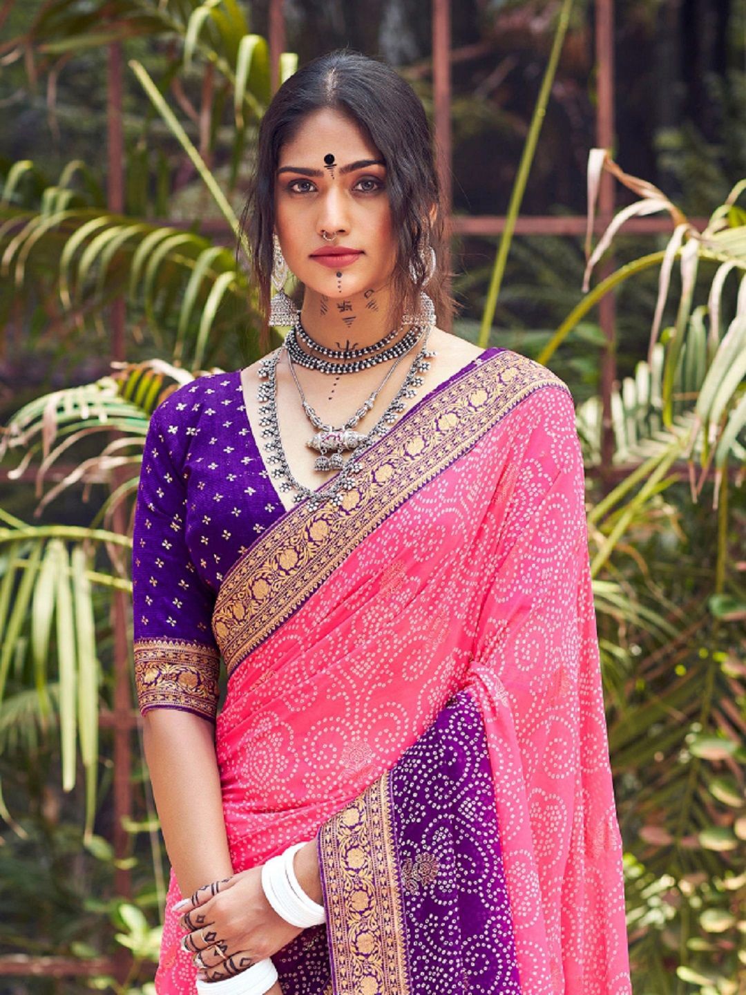 

Stylum Bandhani Zari Poly Georgette Bandhani Saree, Violet