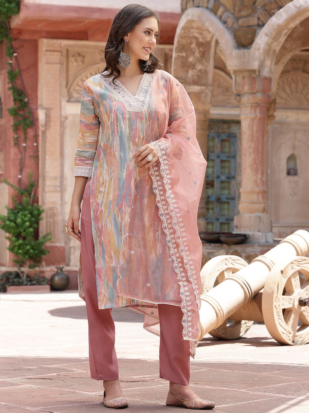 

Stylum Women Printed Regular Kurta with Trousers & With Dupatta, Pink