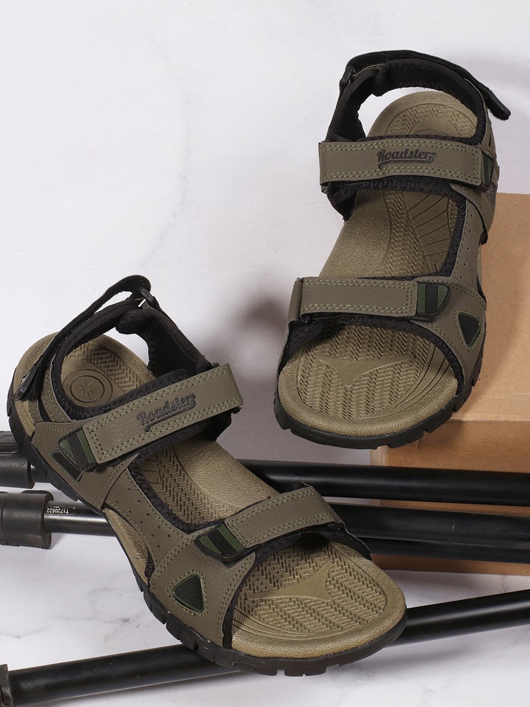 

Roadster Men Brown Sandals